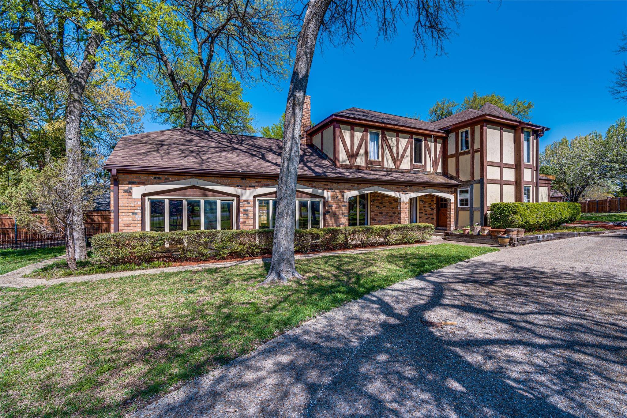 Oak Leaf, TX 75154,105 Woodhaven Court