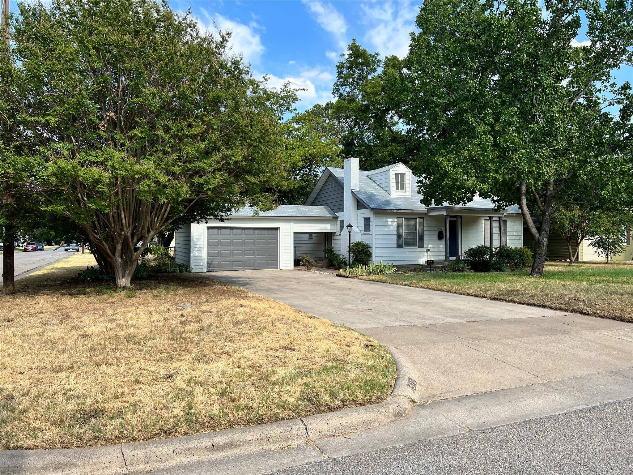 River Oaks, TX 76114,512 Frontier Street