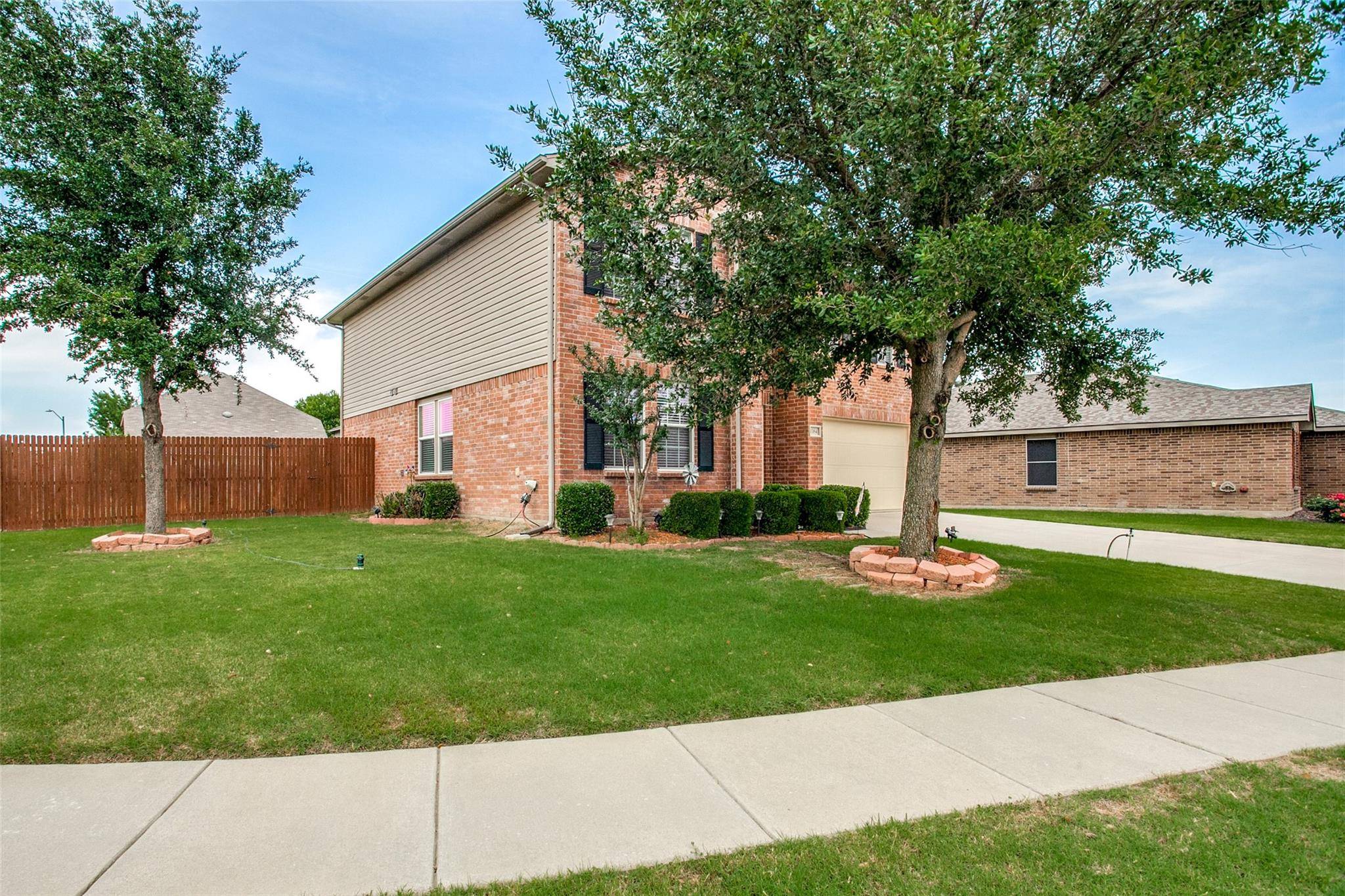 Burleson, TX 76028,1384 Hillside Drive