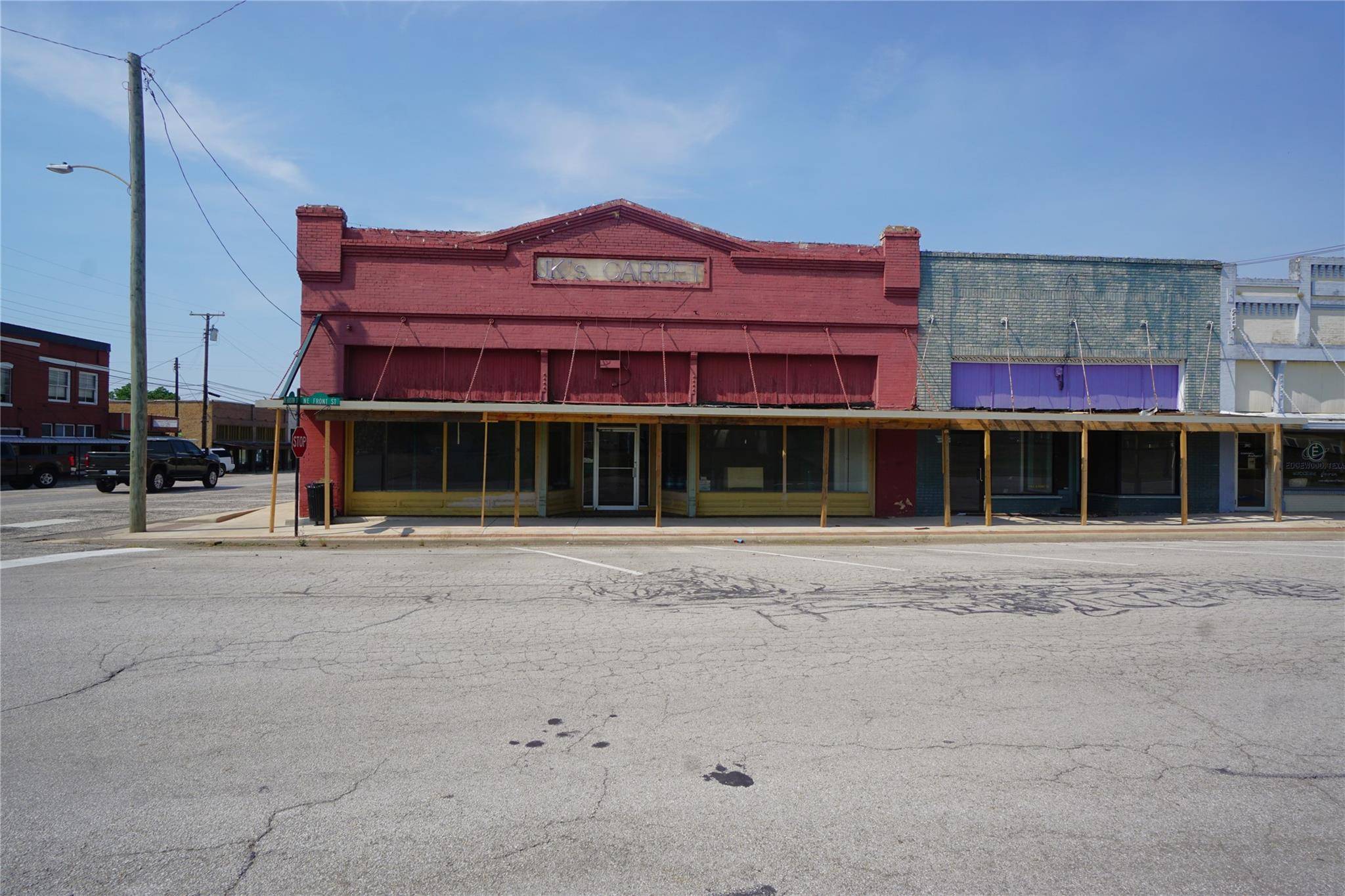 Edgewood, TX 75117,201 NE Front Street