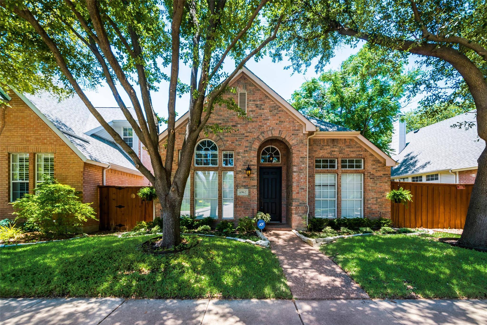 Dallas, TX 75252,6962 Aspen Creek Lane