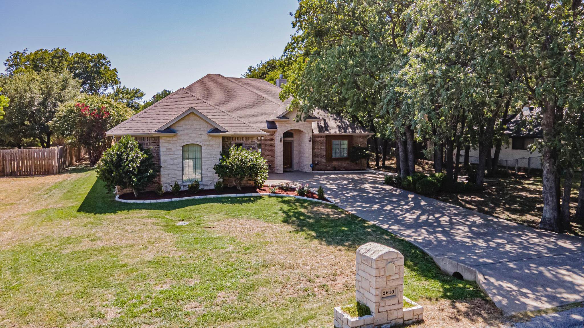 Granbury, TX 76049,2610 Royal Lane