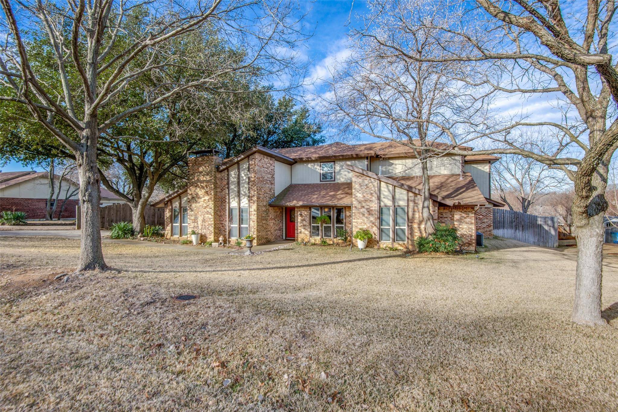 Highland Village, TX 75077,211 Stone Canyon Drive