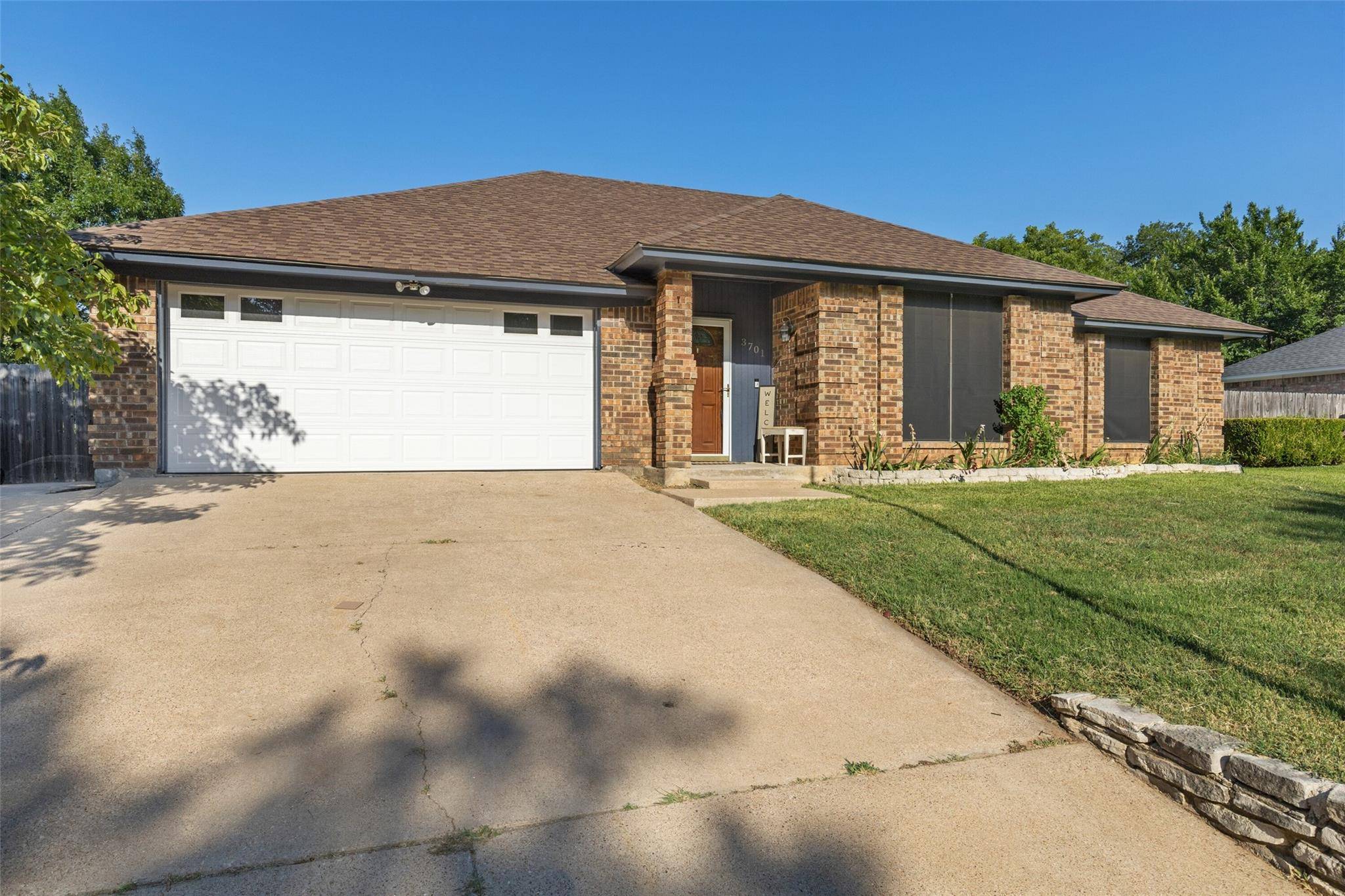 Arlington, TX 76016,3701 Woodside Drive