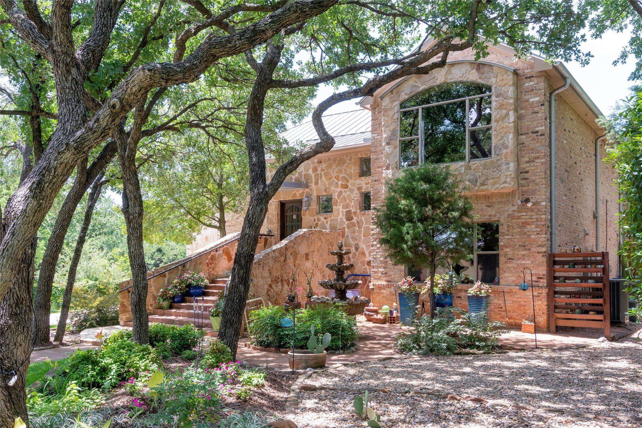 Grapevine, TX 76051,2907 Peninsula Drive