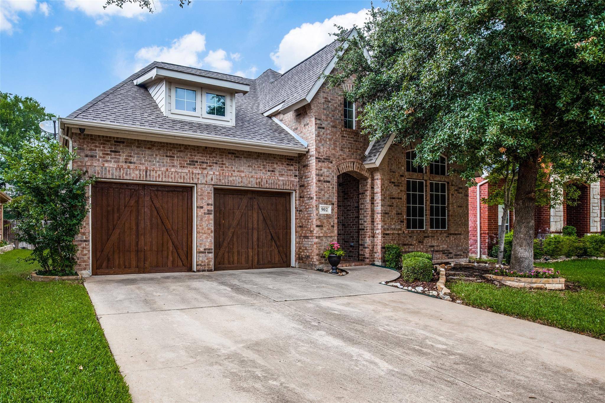 Euless, TX 76039,902 Waterside Drive