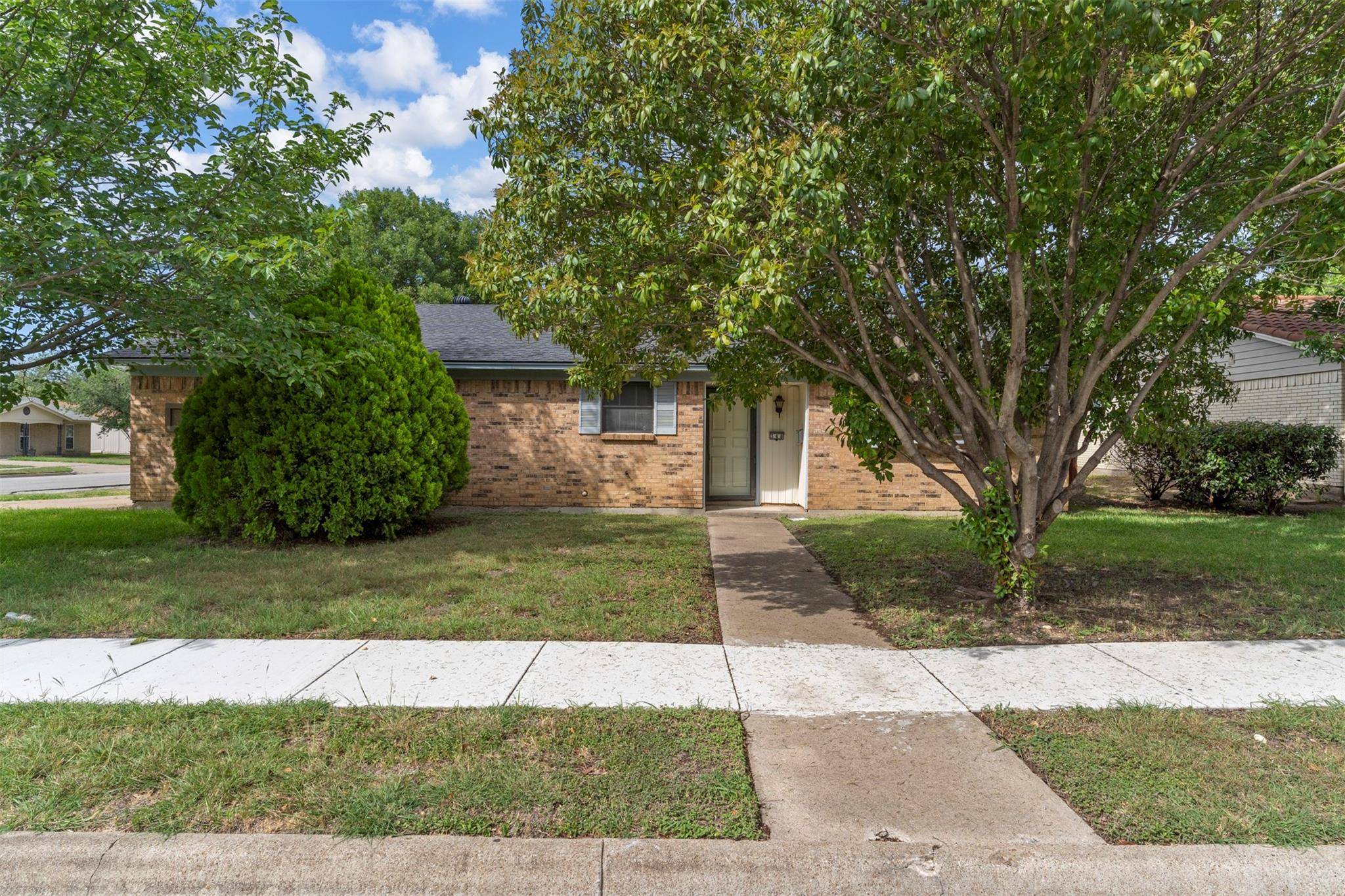 Burleson, TX 76028,348 Wintercrest Road