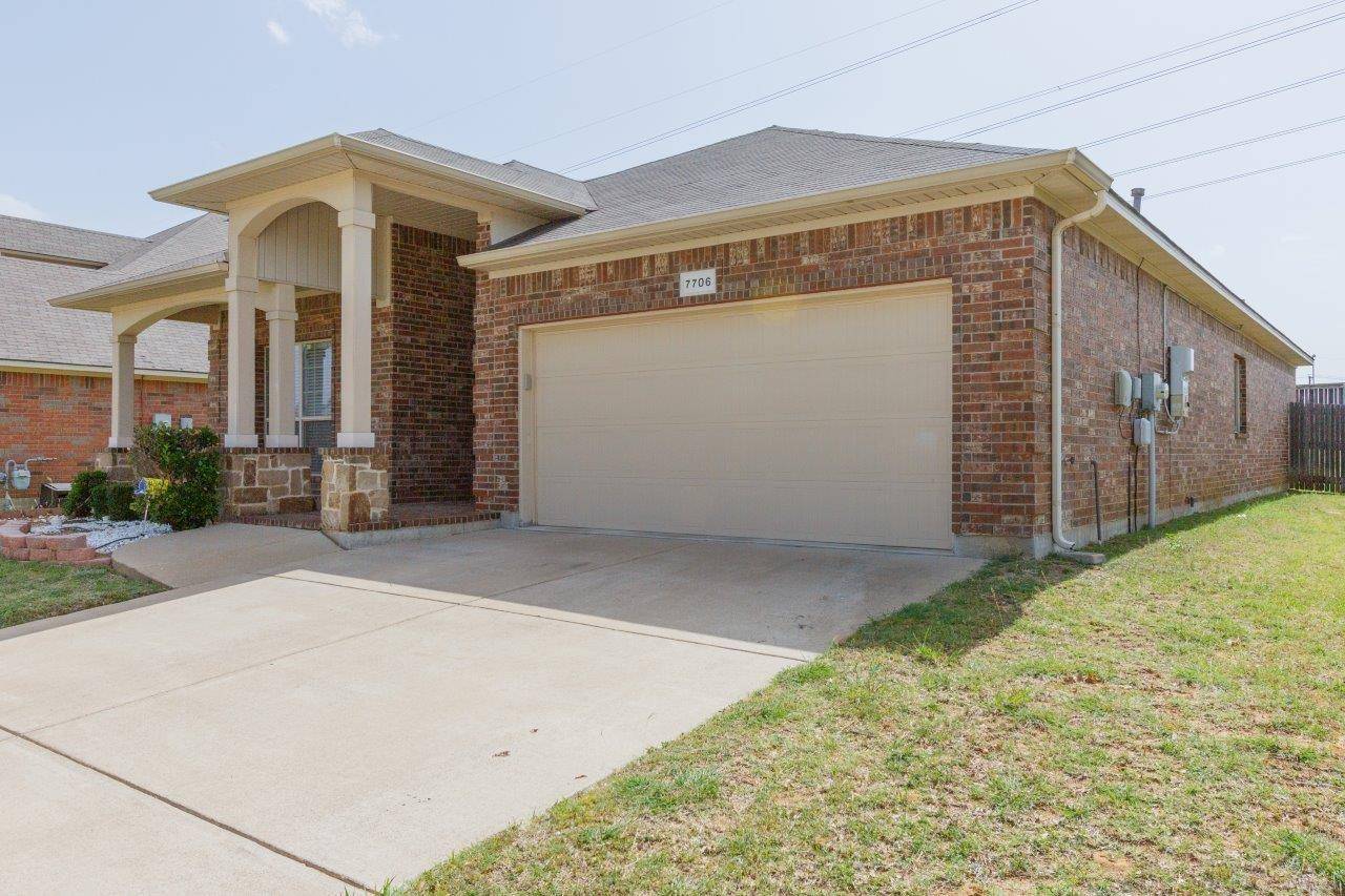 Arlington, TX 76002,7706 Black Willow Lane