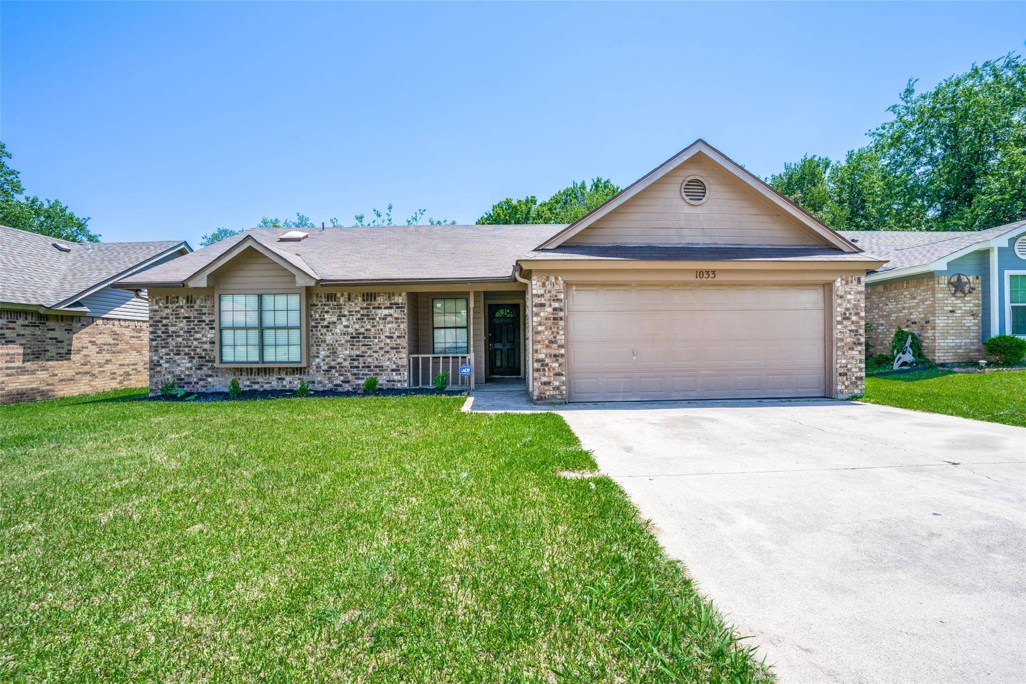 Saginaw, TX 76179,1033 Green Ridge Terrace