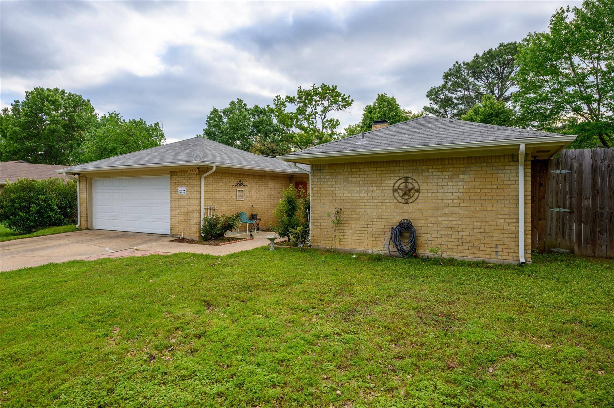 Arlington, TX 76006,2212 Lavon Creek Lane