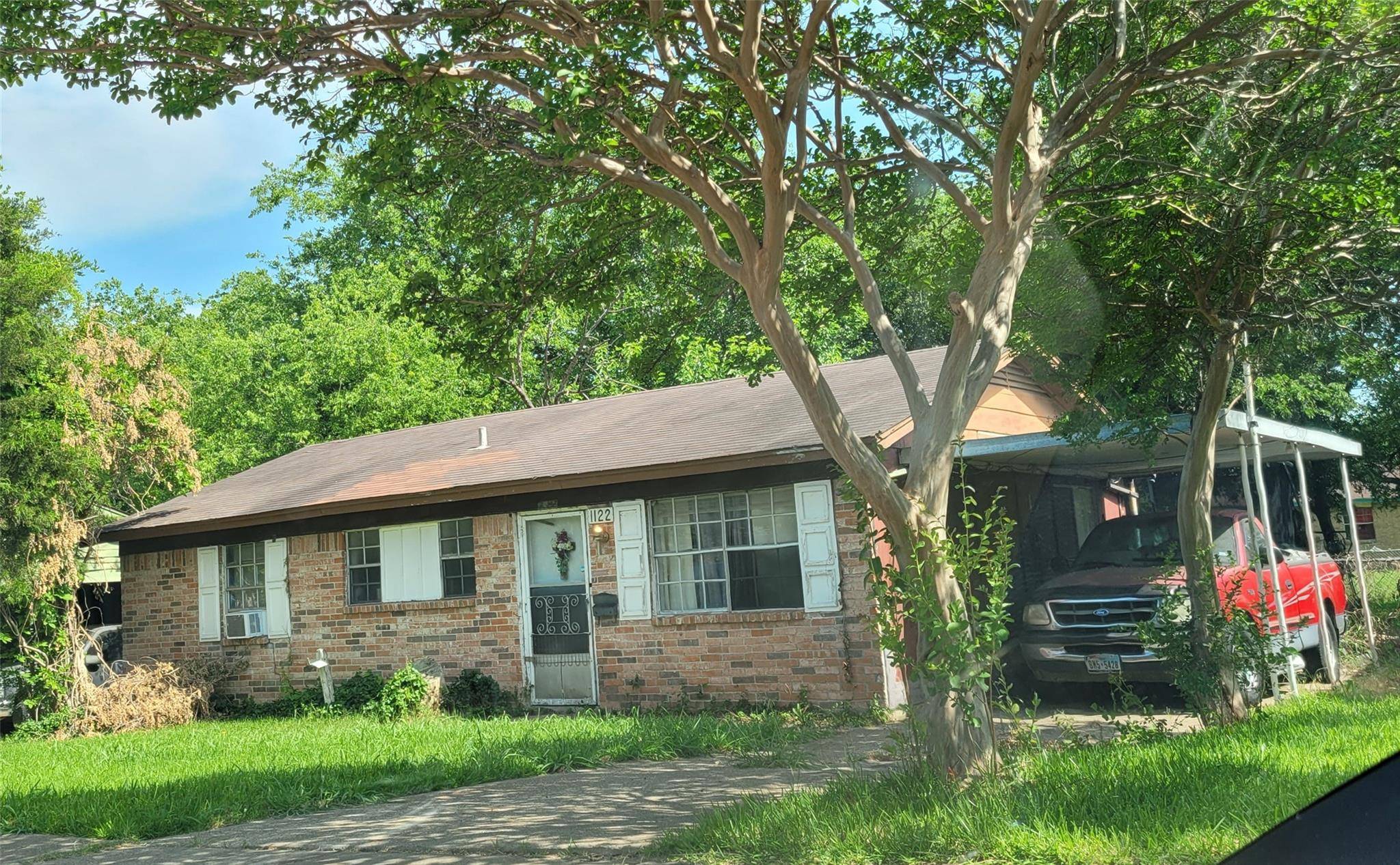 Garland, TX 75040,1122 Hickory Trail