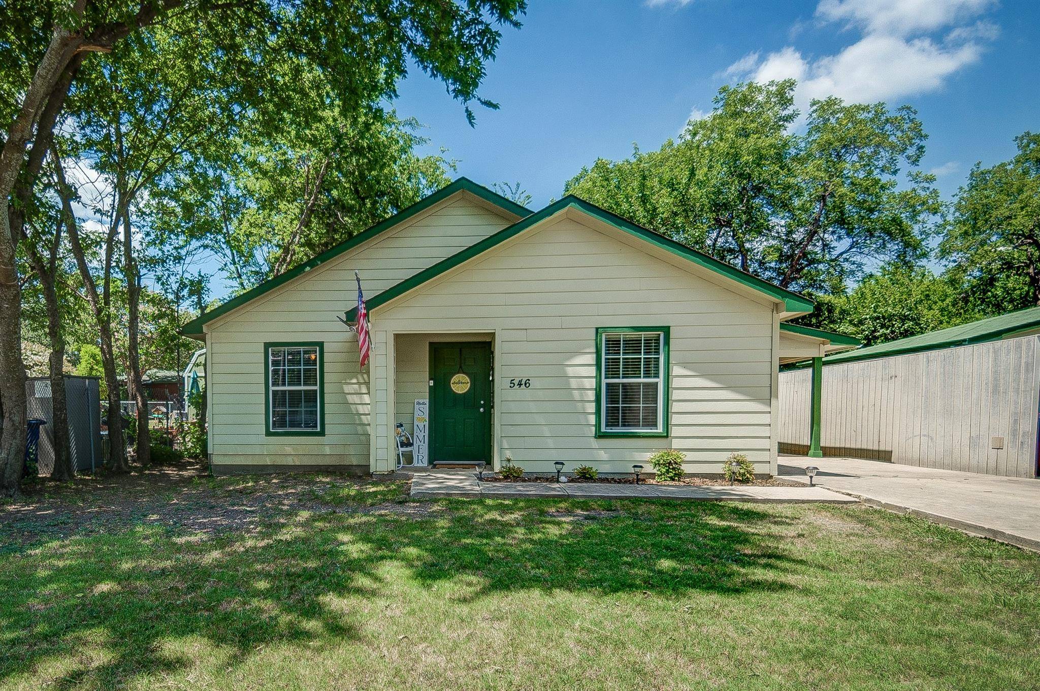 Van Alstyne, TX 75495,546 Clements Avenue