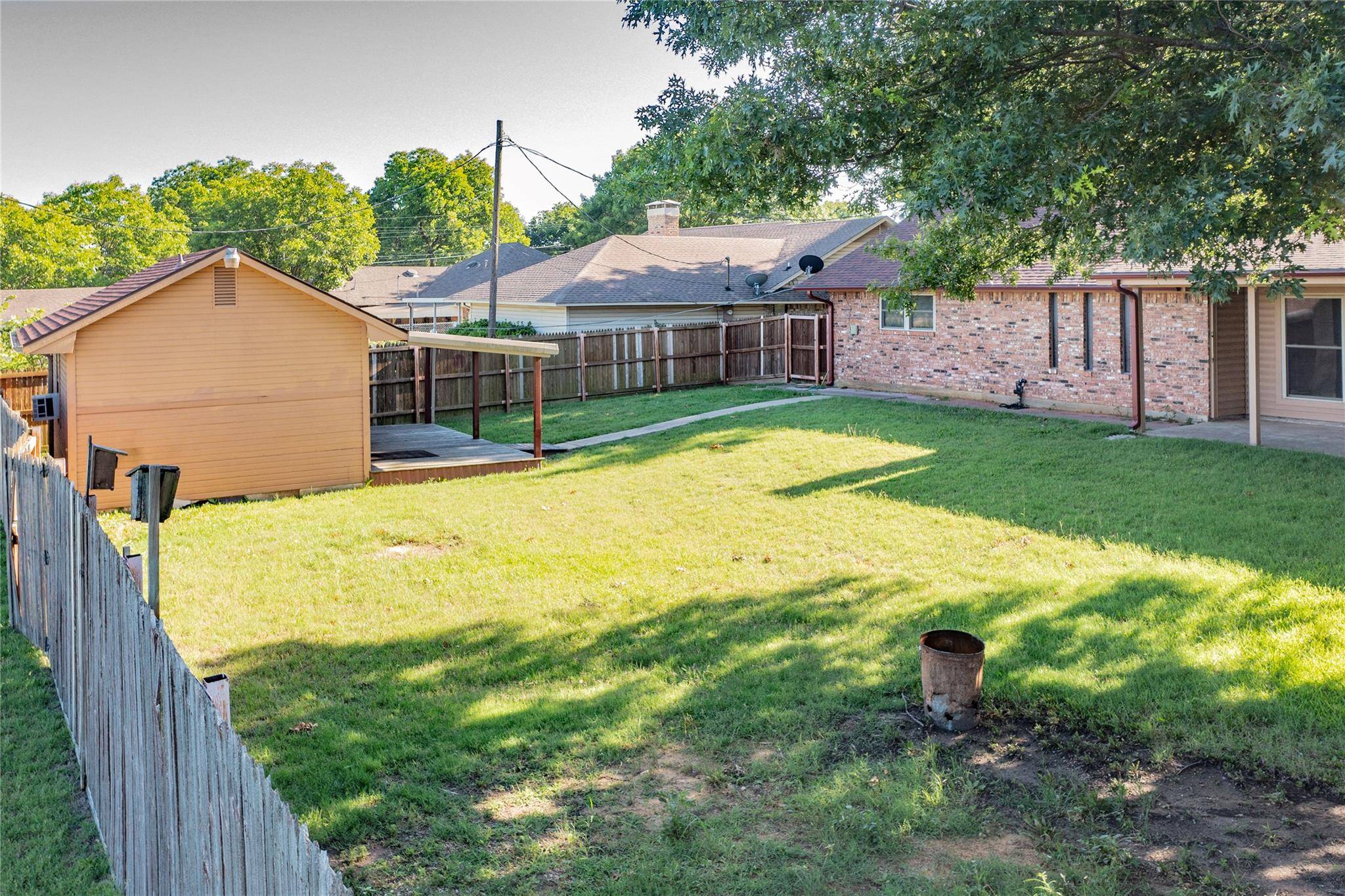 Howe, TX 75459,505 Castlegate Street