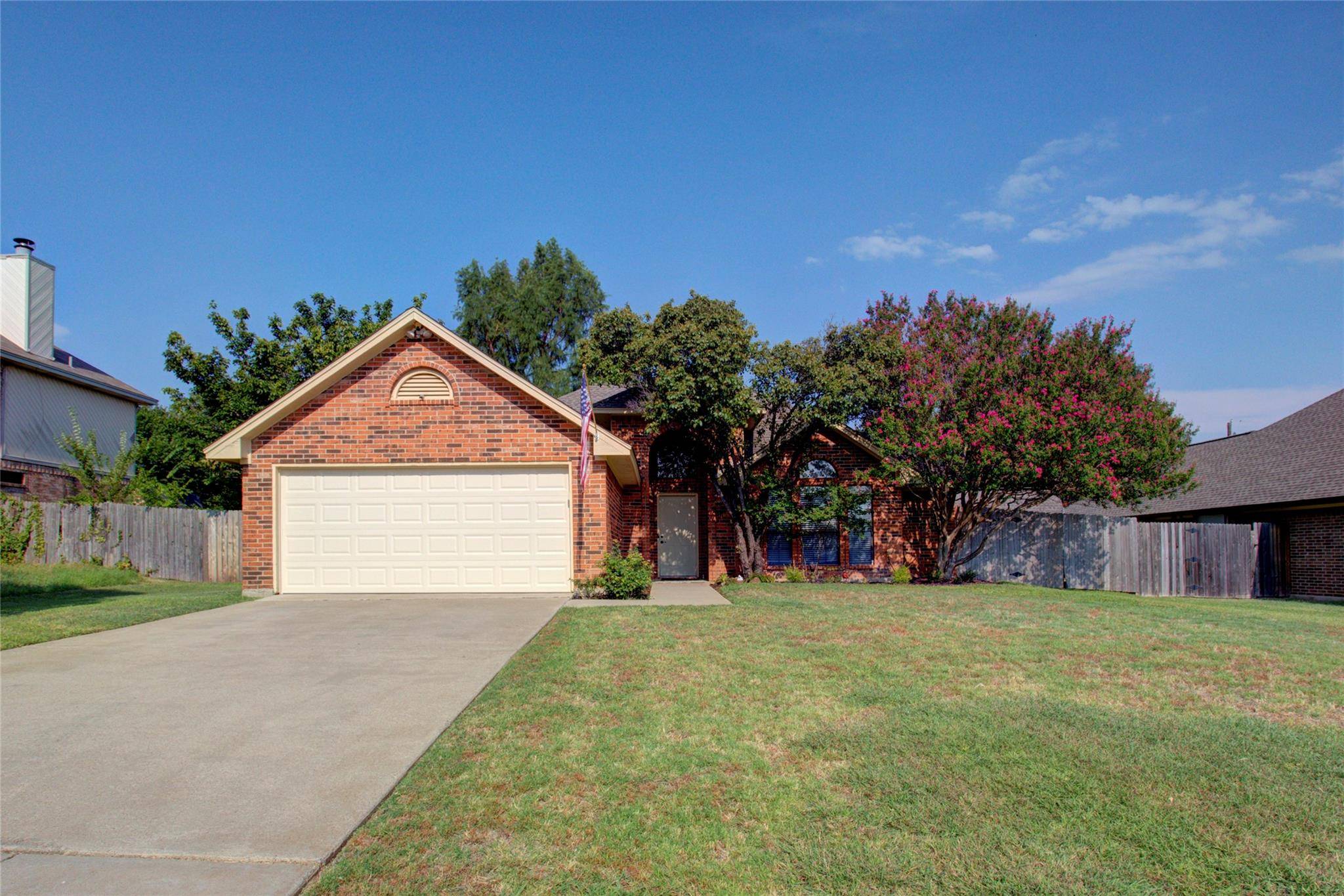 Kennedale, TX 76060,613 Reeves Lane