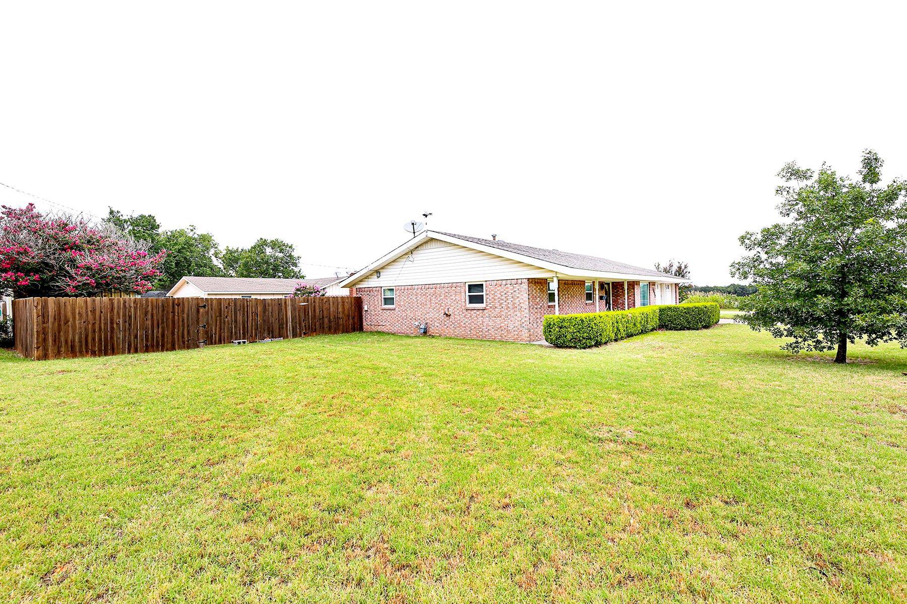 Bowie, TX 76230,1312 Rock Street