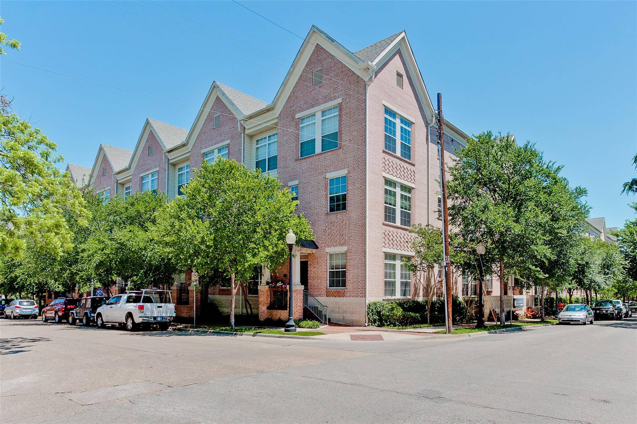 Dallas, TX 75204,2305 Worthington Street #227