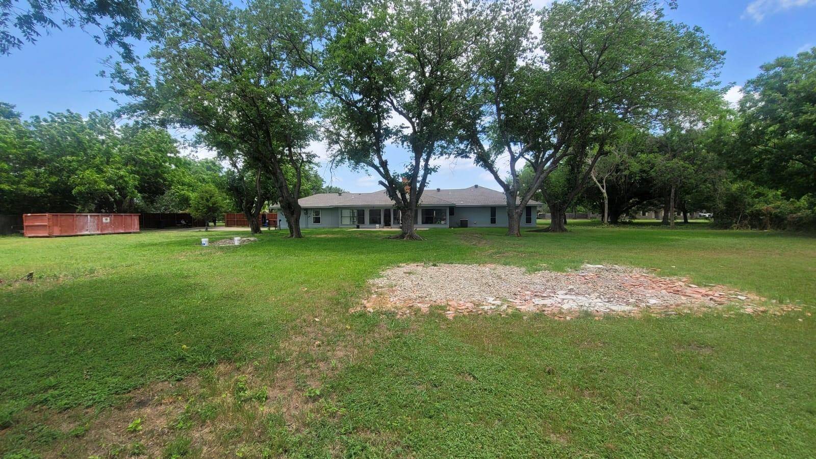 Oak Leaf, TX 75154,112 Hackberry Street