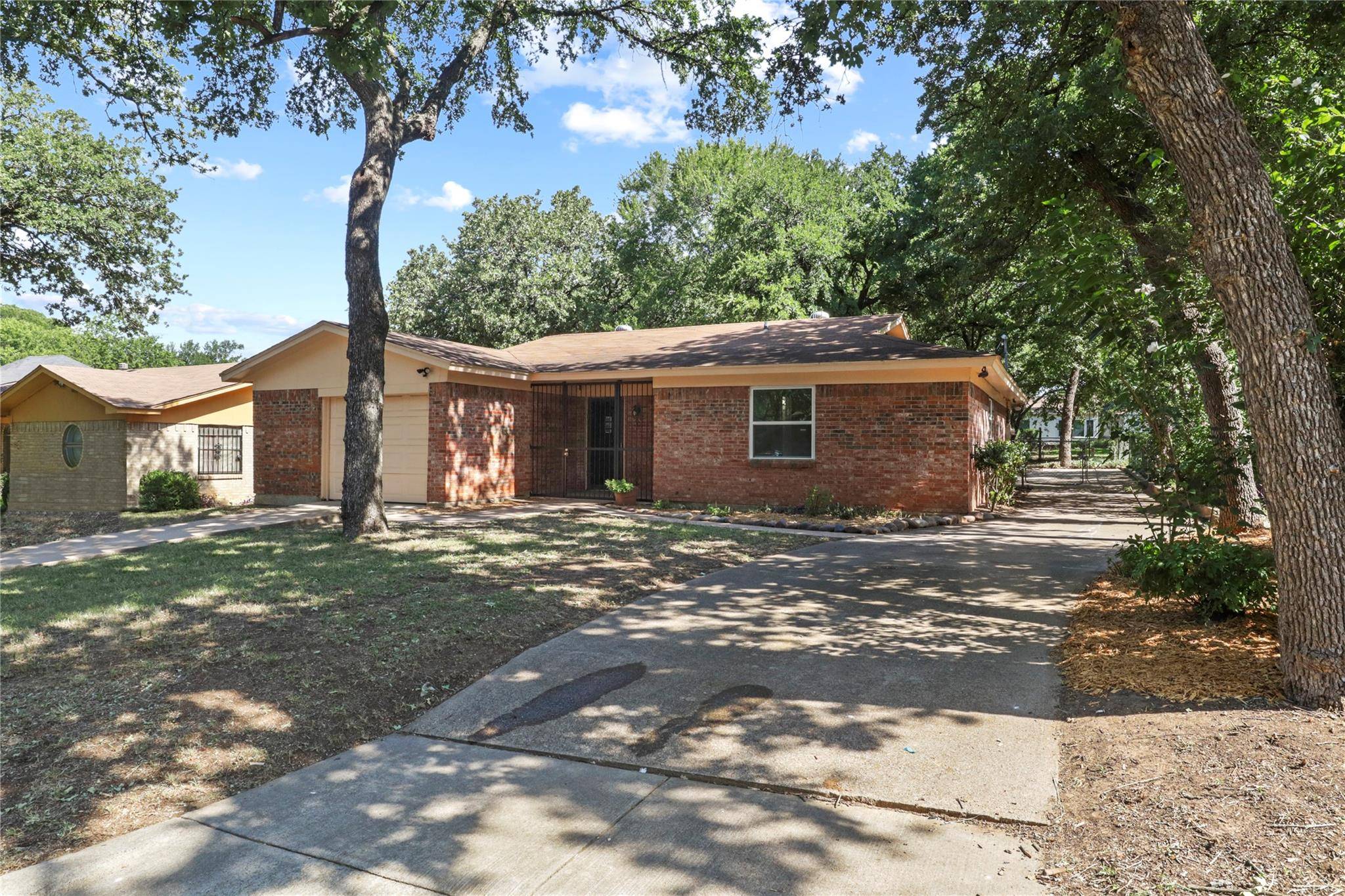 Fort Worth, TX 76119,2929 Hunting Drive