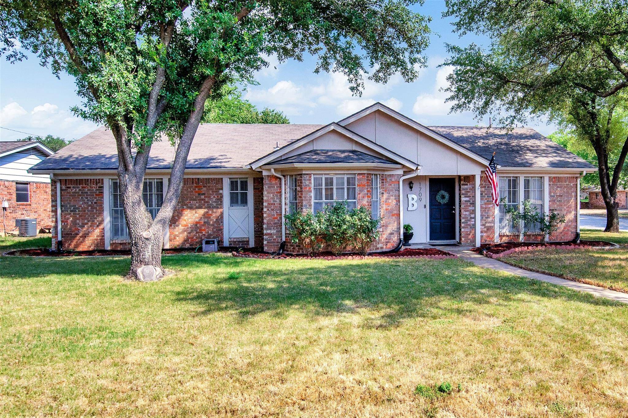 Cleburne, TX 76033,1709 Pecan Drive