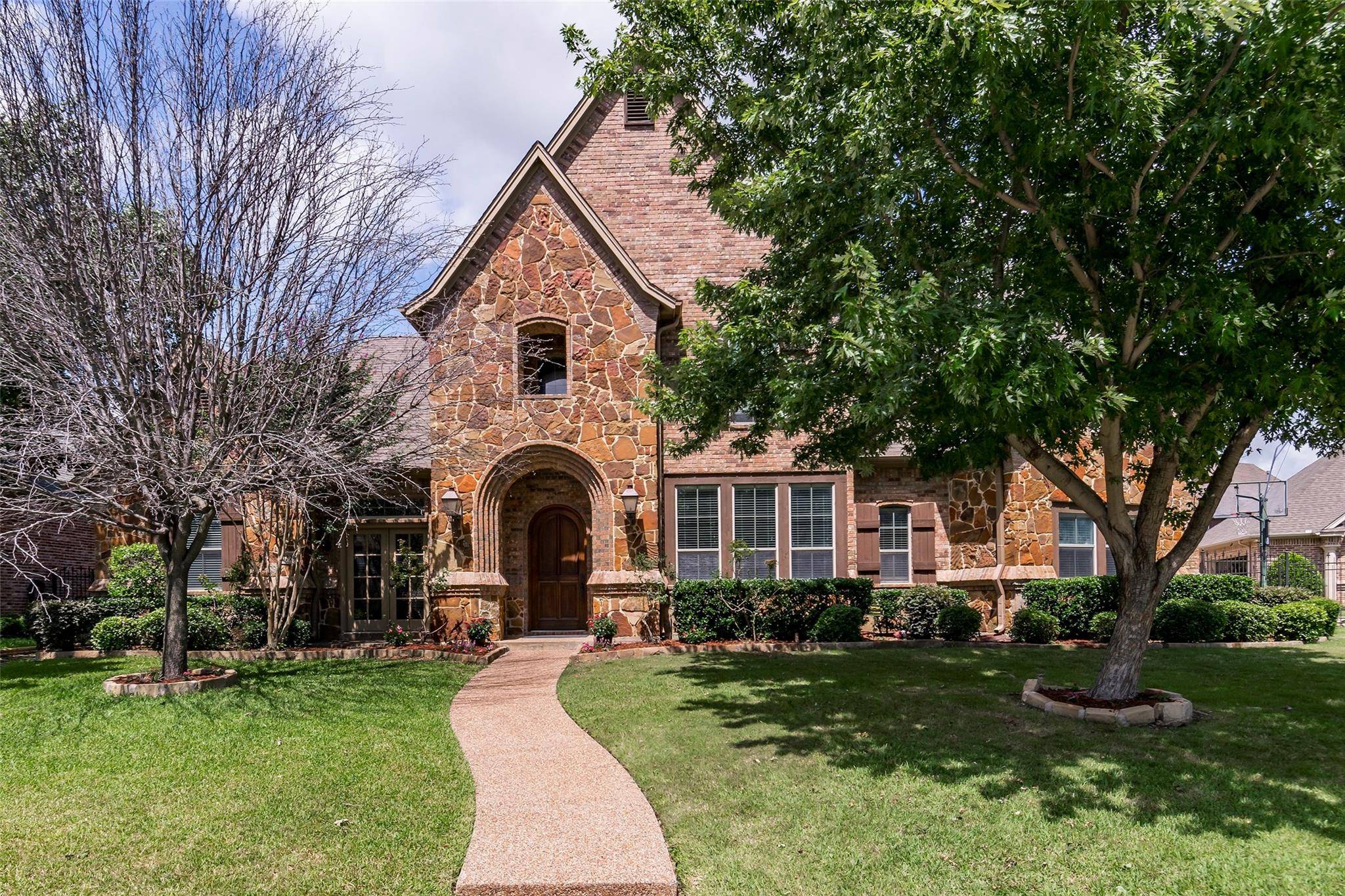 Grapevine, TX 76092,3329 Van Zandt Court