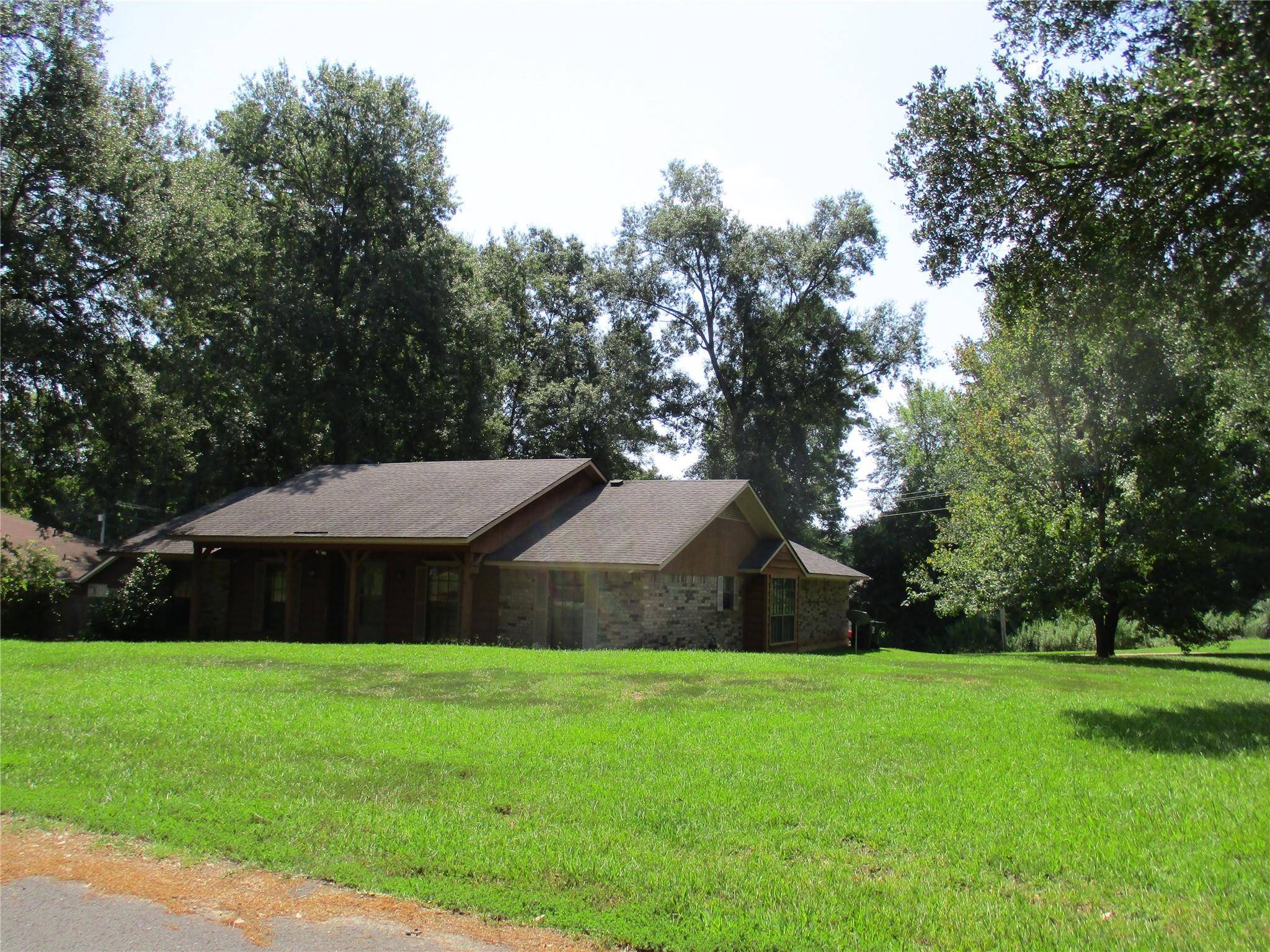 Haughton, LA 71037,8200 Heatherbrook Circle