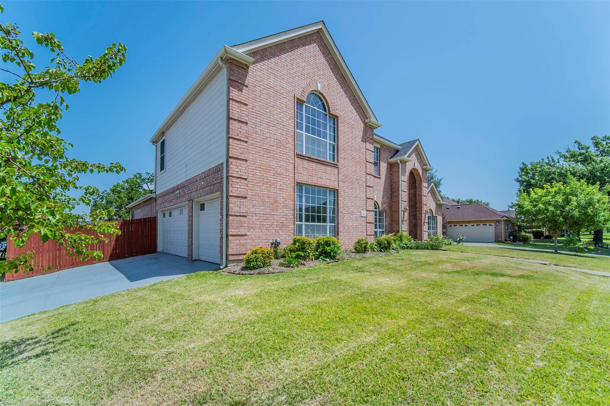 Mansfield, TX 76063,801 Saint Eric Drive