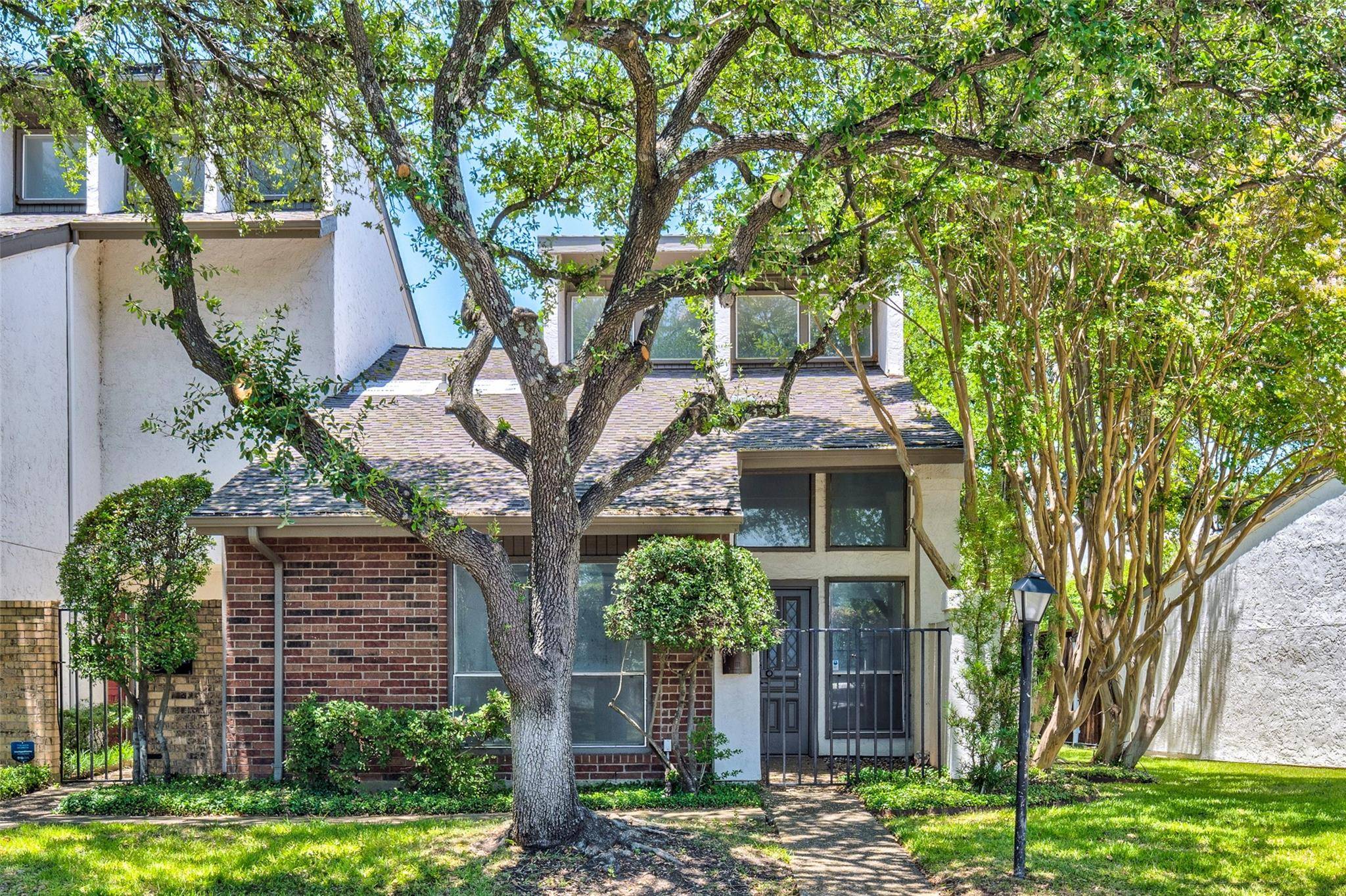 Dallas, TX 75243,9817 Smokefeather Lane