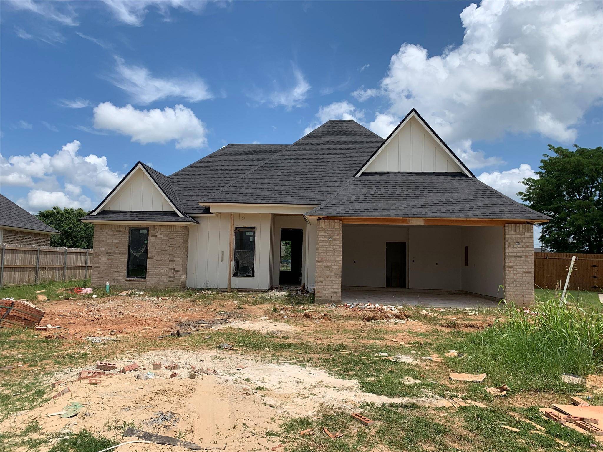 Benton, LA 71006,347 Newport Lane