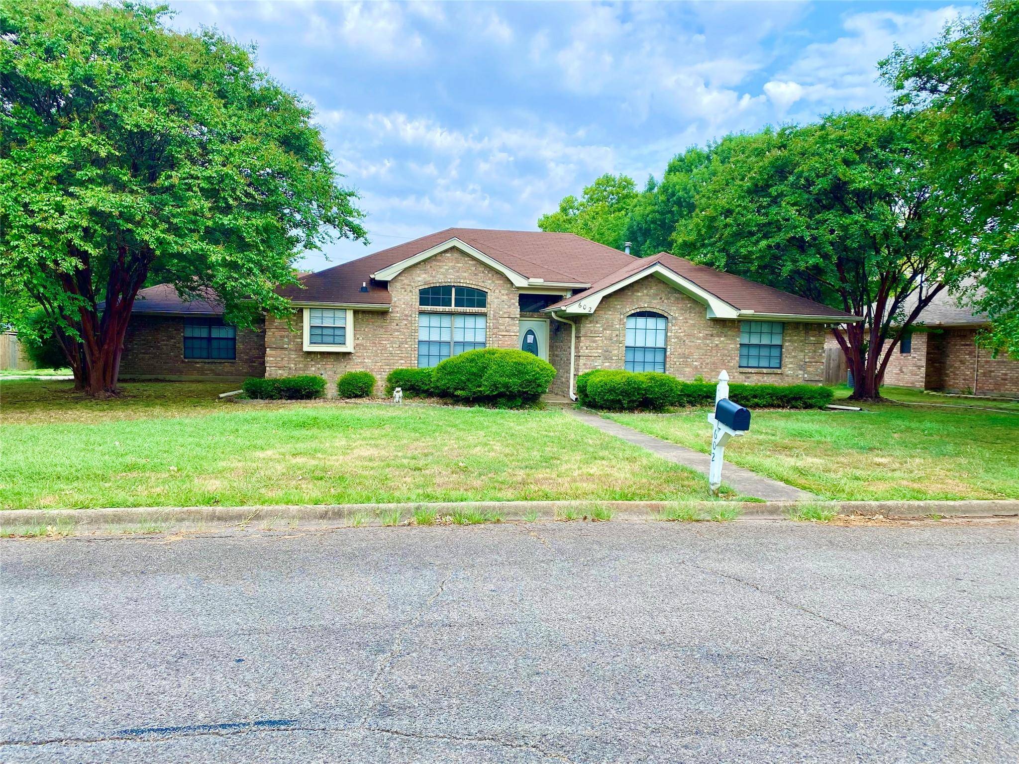 Bonham, TX 75418,602 Mockingbird Street