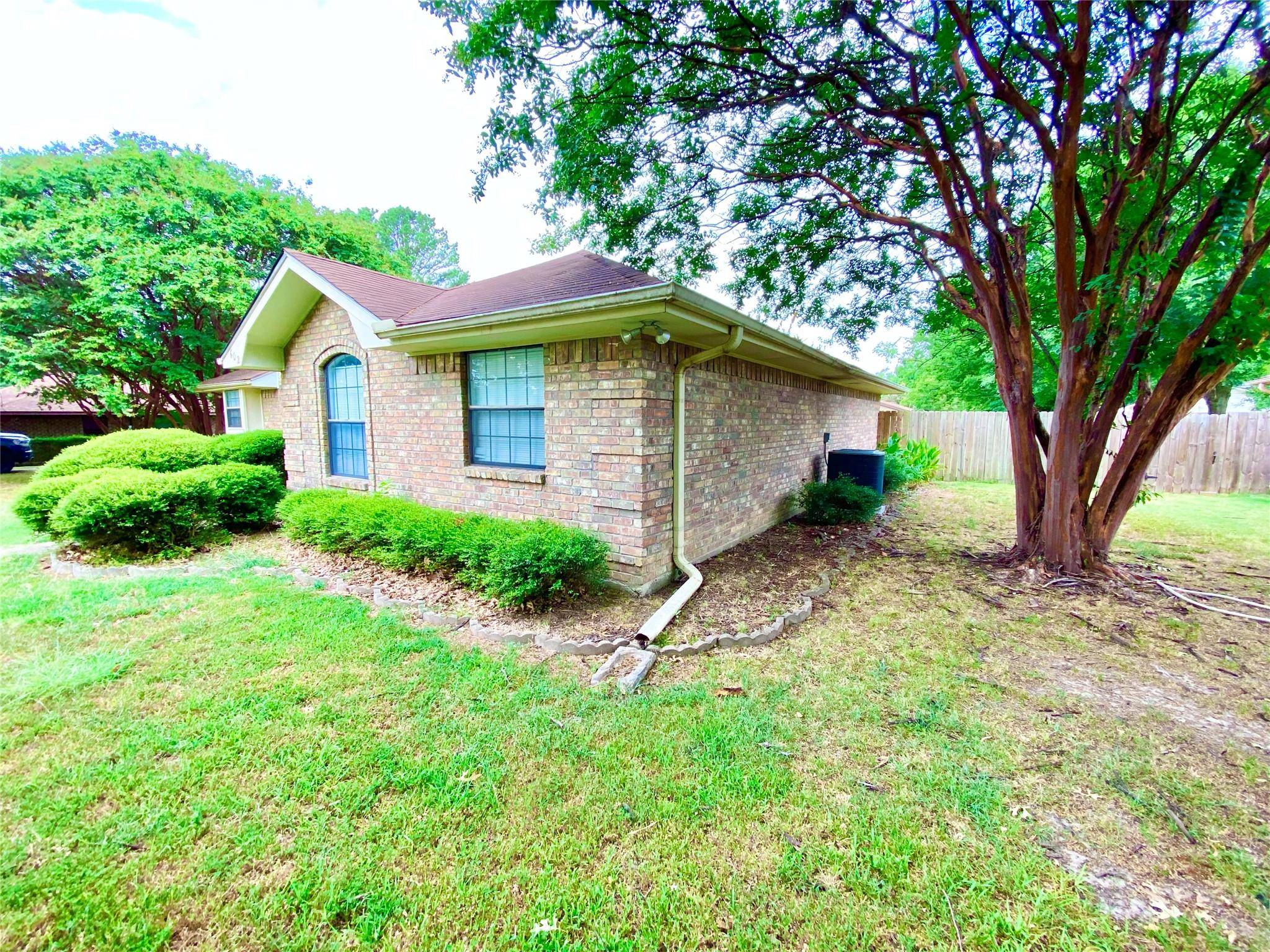 Bonham, TX 75418,602 Mockingbird Street