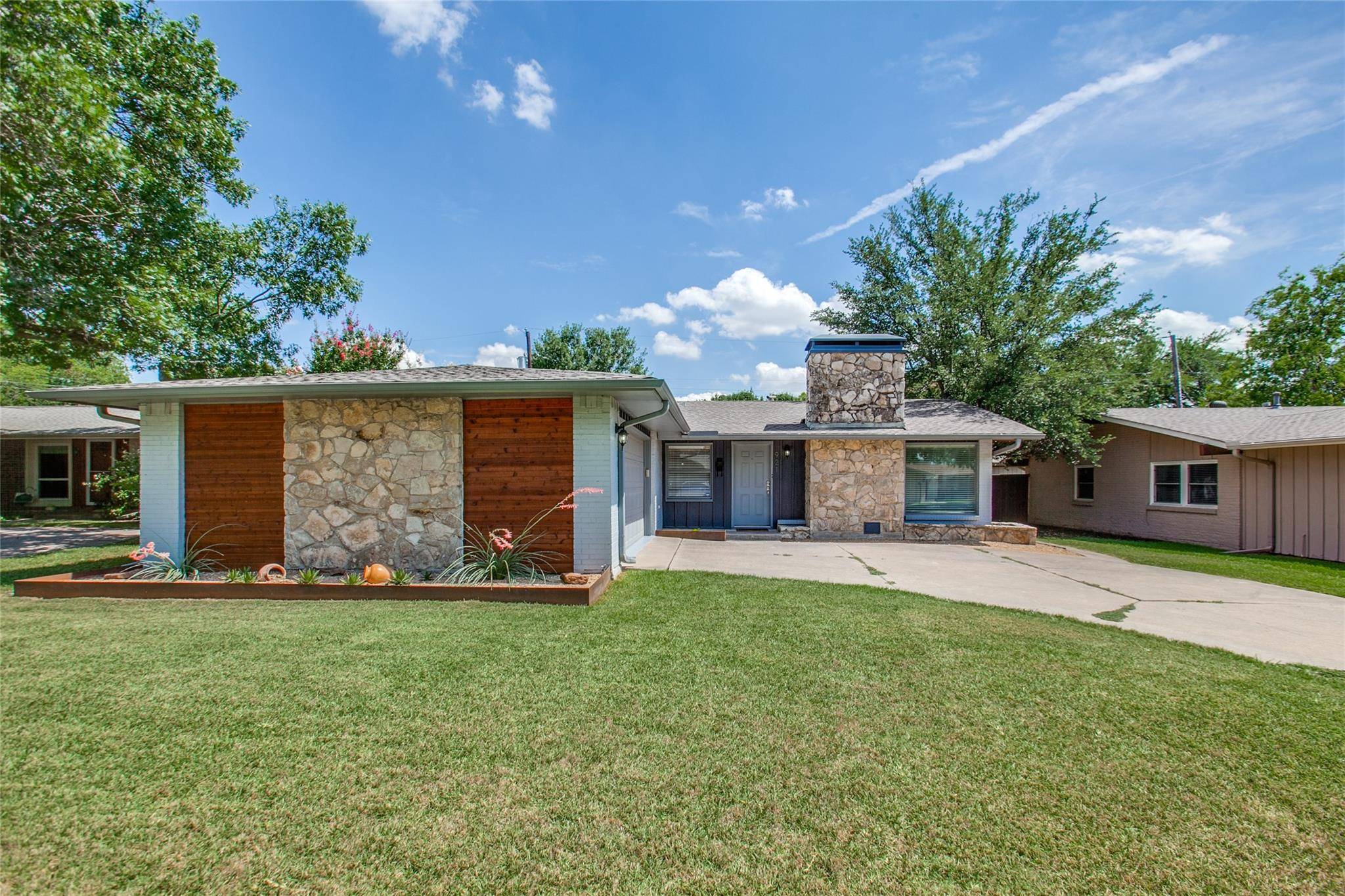 Richardson, TX 75080,921 Meadow View