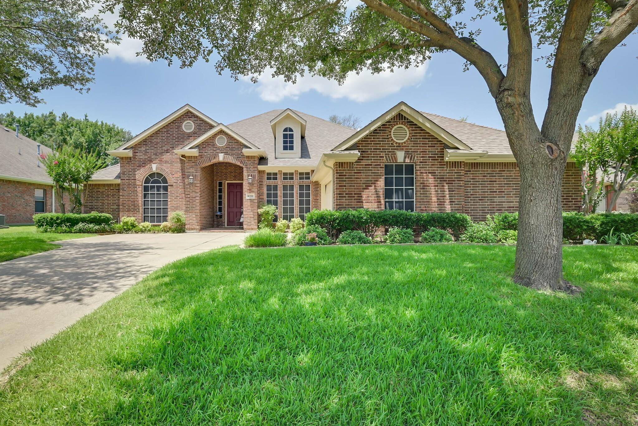 Arlington, TX 76001,8200 Summerleaf Drive