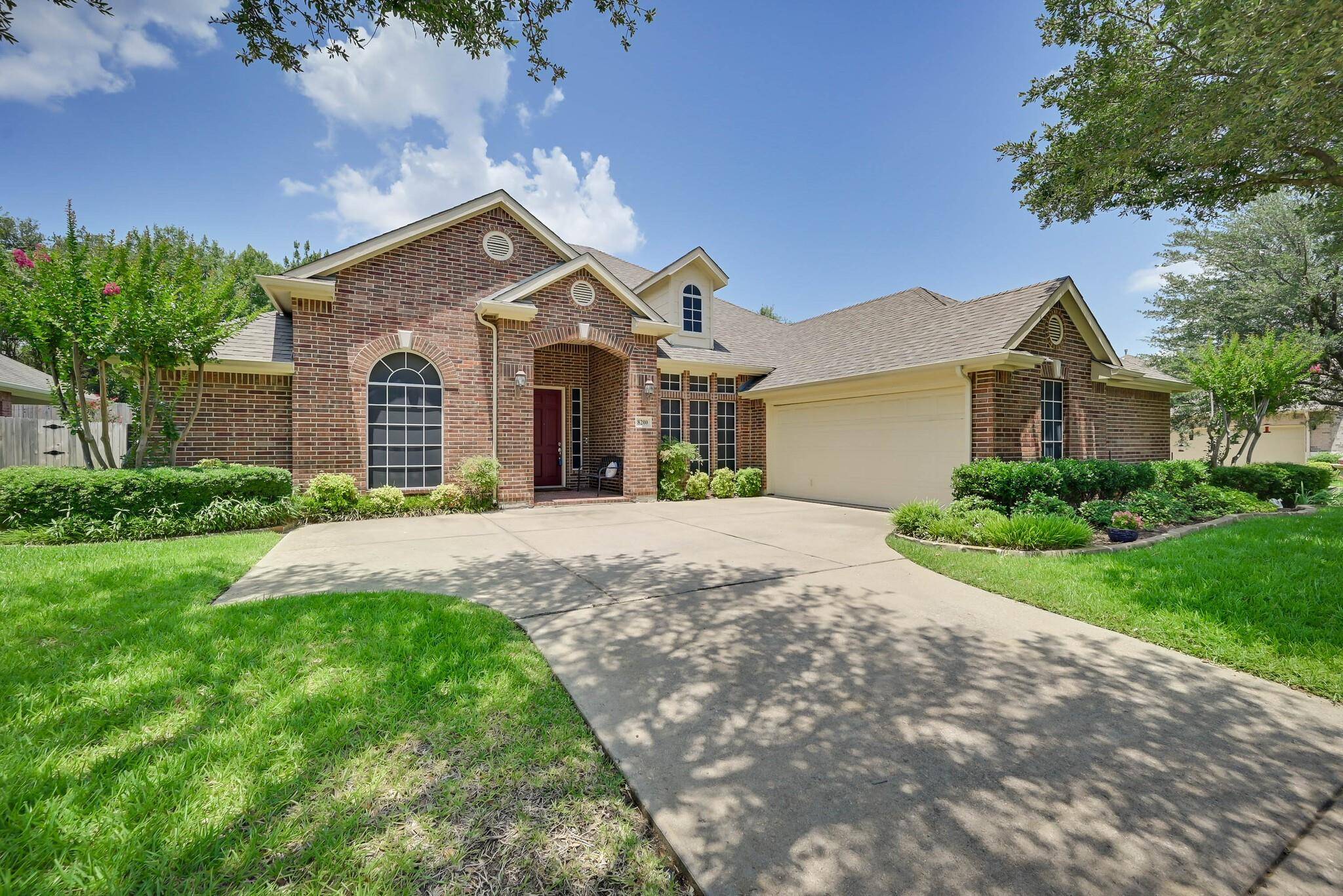 Arlington, TX 76001,8200 Summerleaf Drive