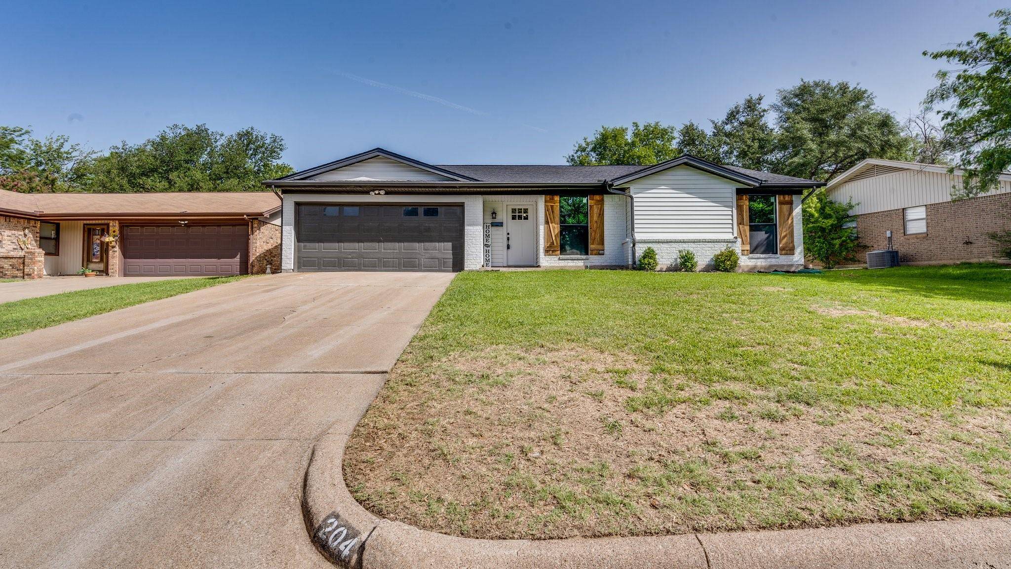 Burleson, TX 76028,204 Laura Drive