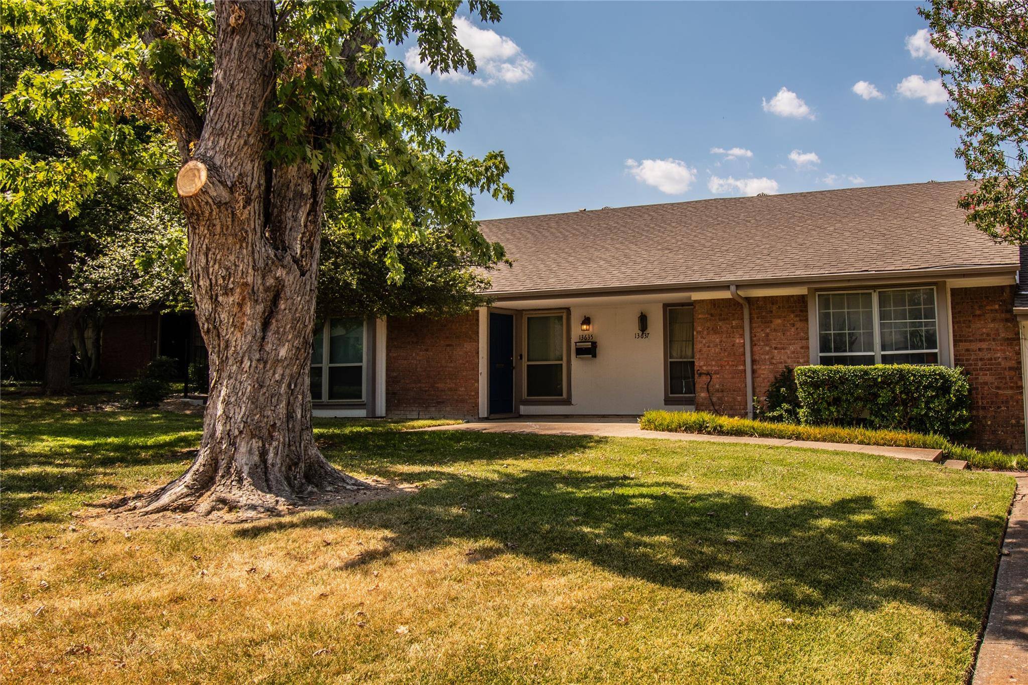 Dallas, TX 75240,13637 Flagstone Lane