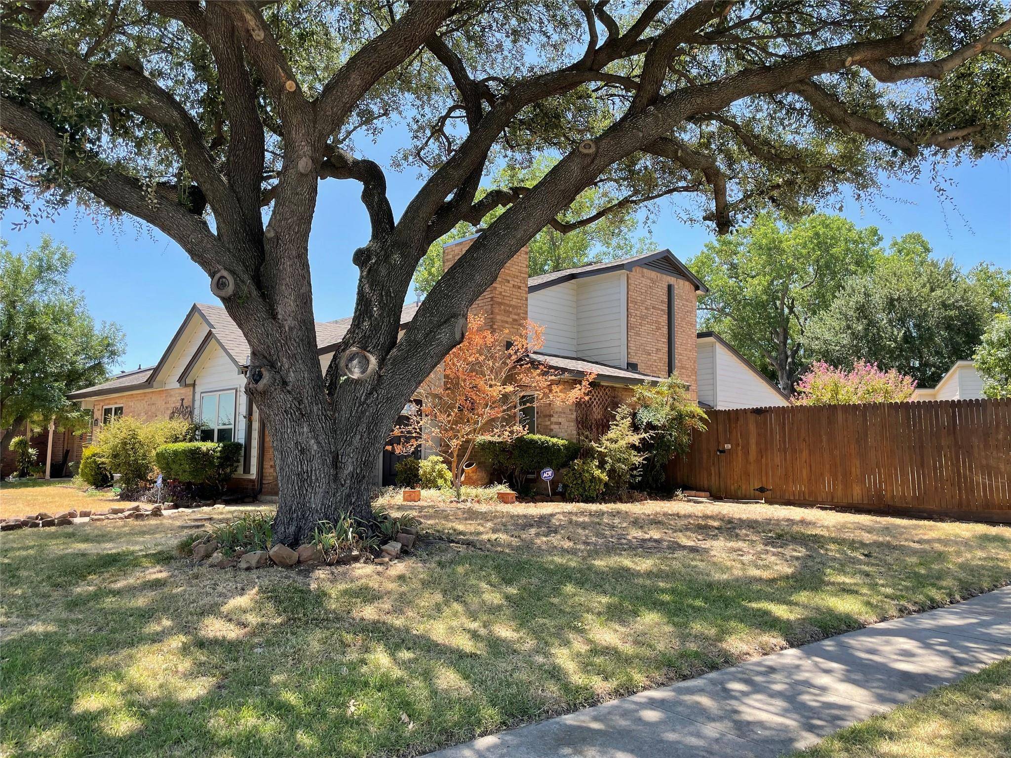 Bedford, TX 76021,2714 Meadow Park Drive