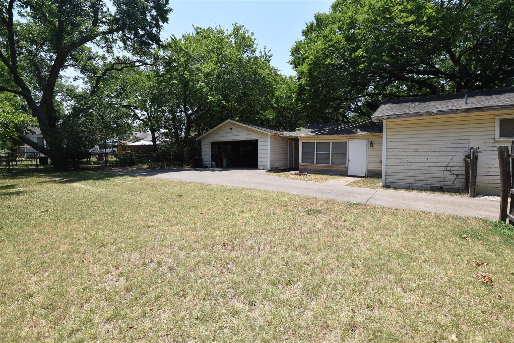 Hillsboro, TX 76645,1012 E Elm Street