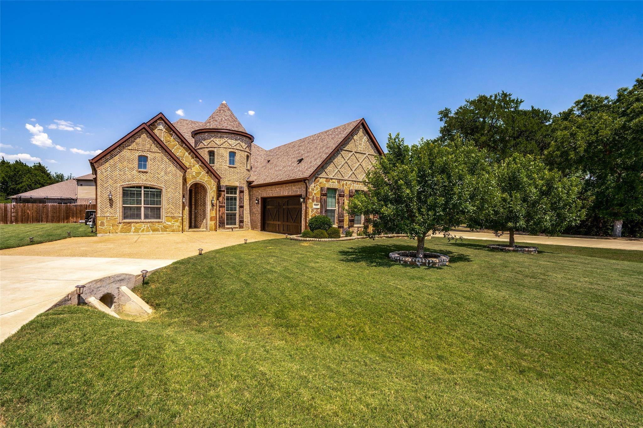 Desoto, TX 75115,600 Oakmont Court