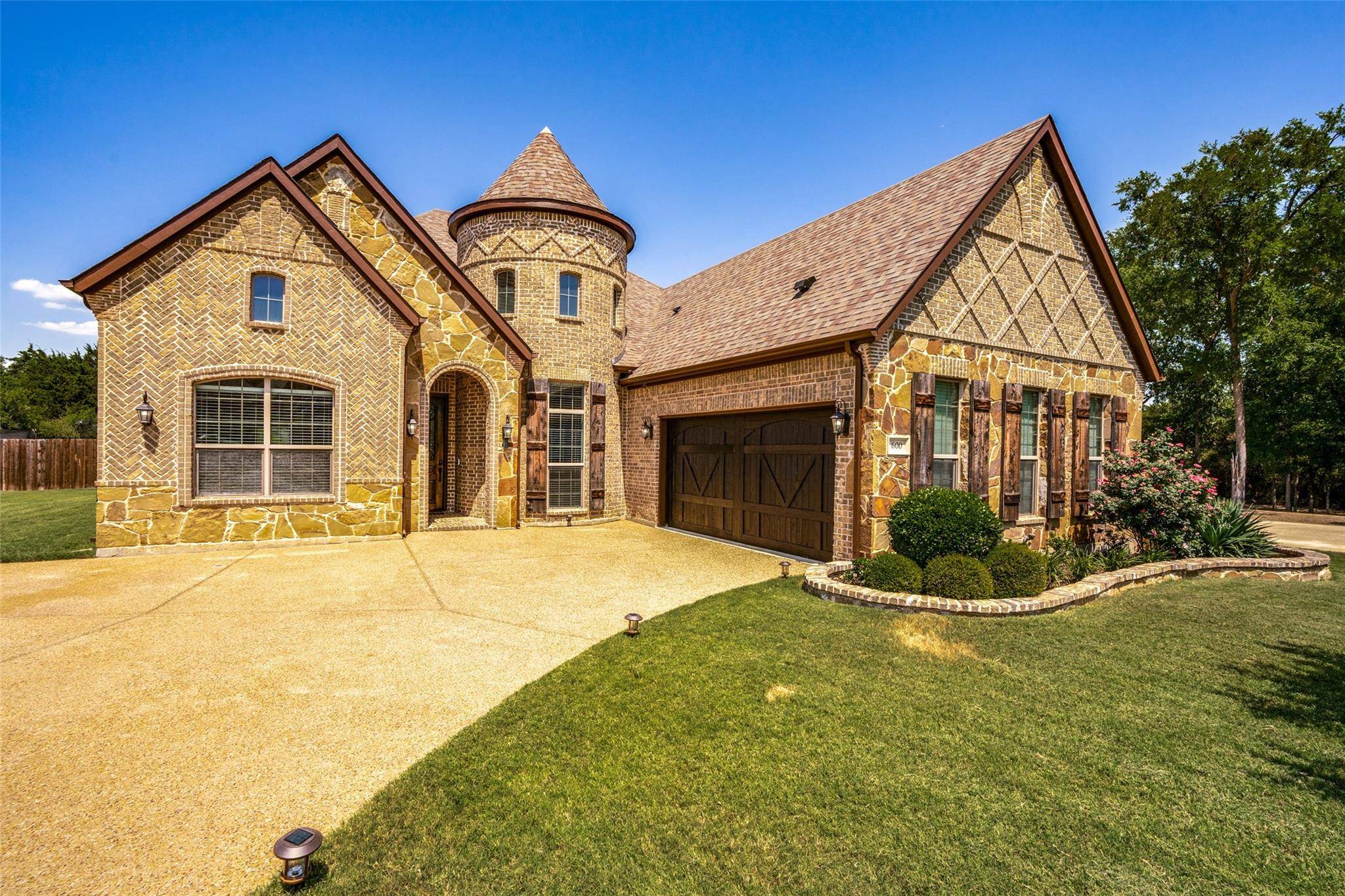 Desoto, TX 75115,600 Oakmont Court