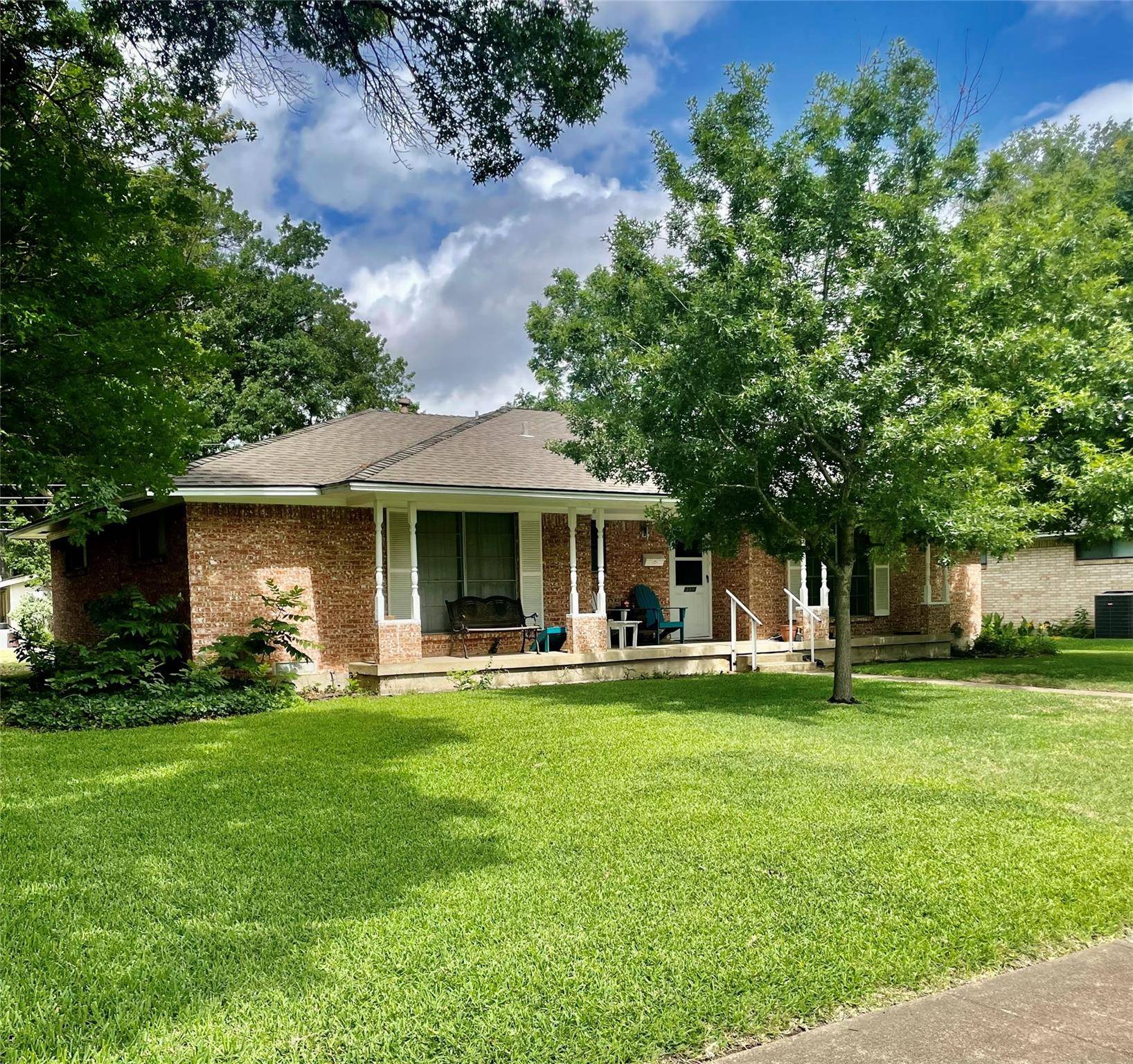 Garland, TX 75040,2113 Lansdowne Drive