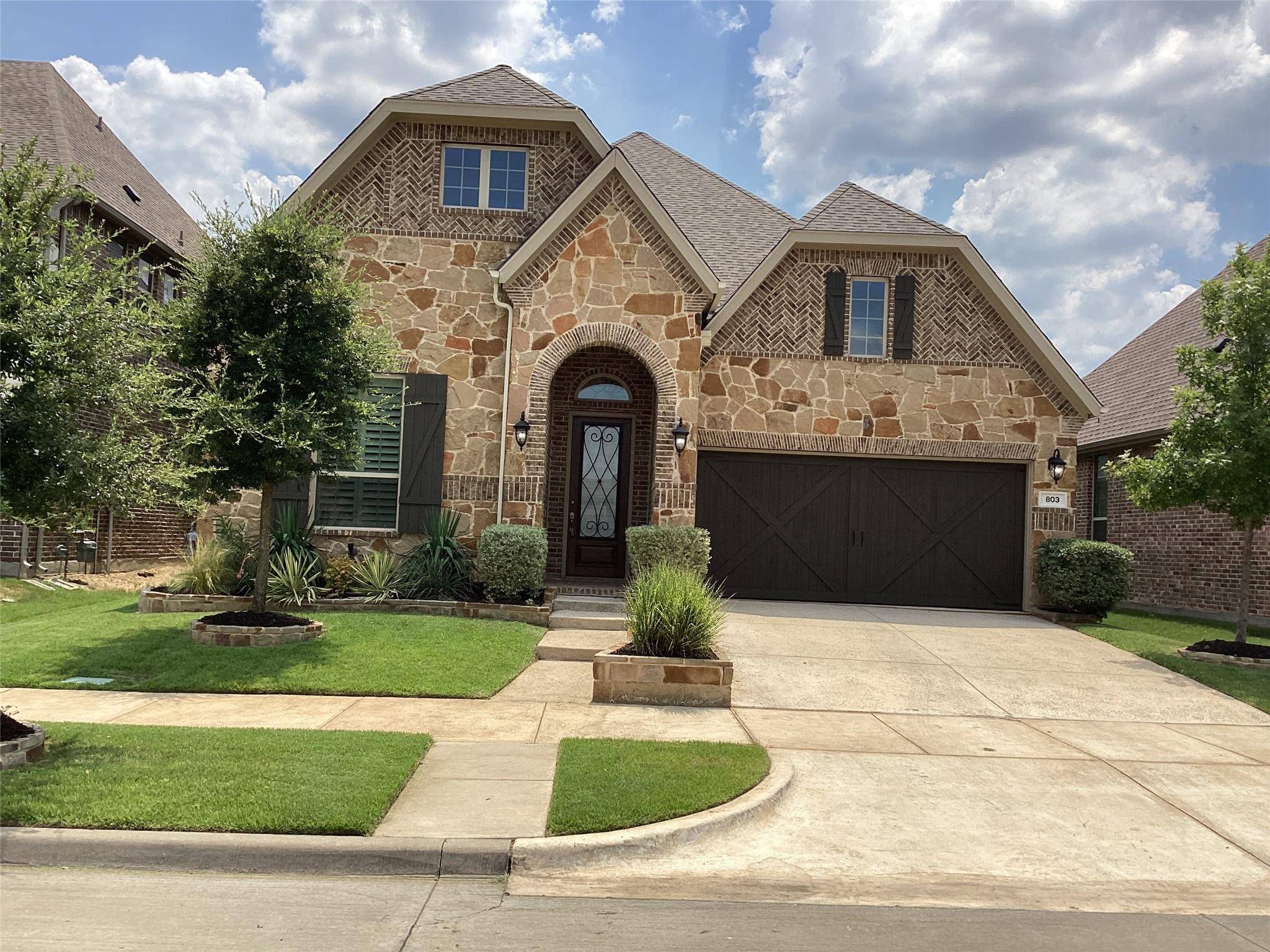 Euless, TX 76039,803 Red Maple Road