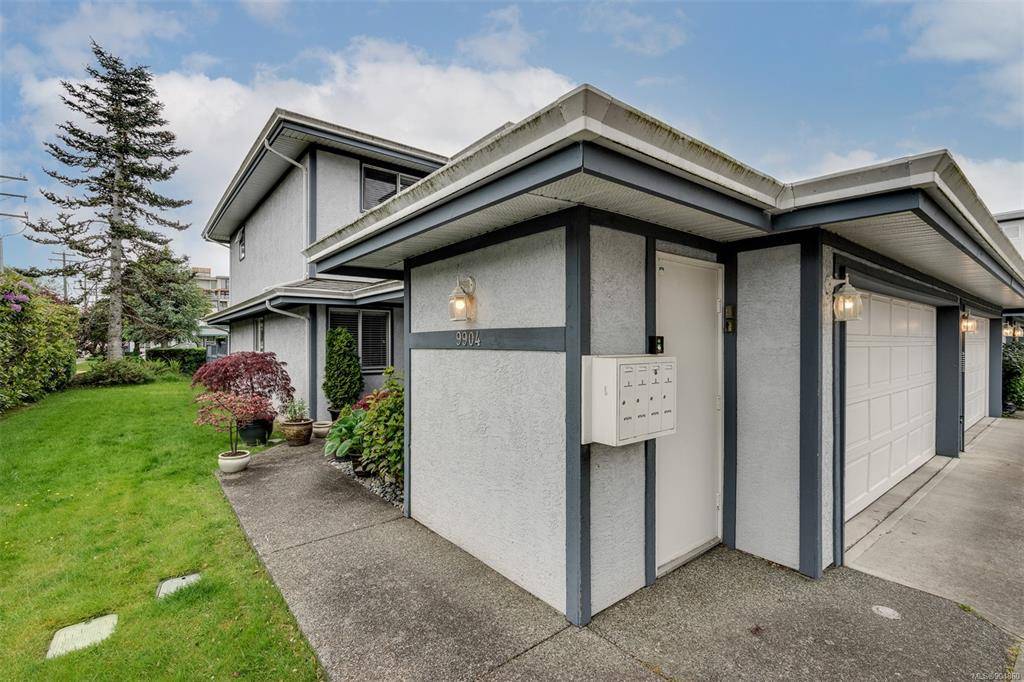 Sidney, BC V8L 3B2,9904 Third St #3