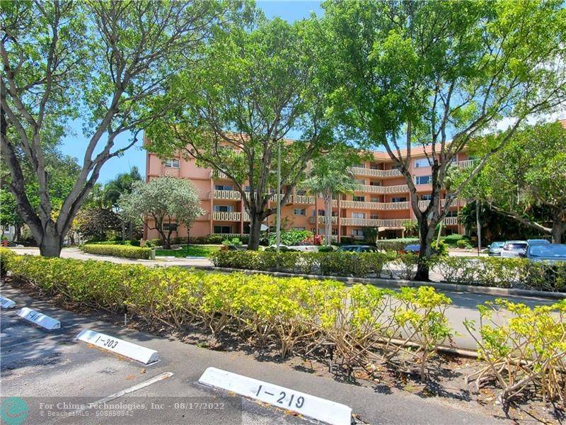 Fort Lauderdale, FL 33315,900 River Reach Dr  #521