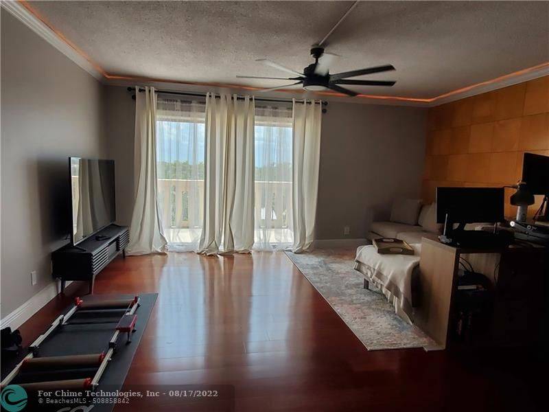 Fort Lauderdale, FL 33315,900 River Reach Dr  #521