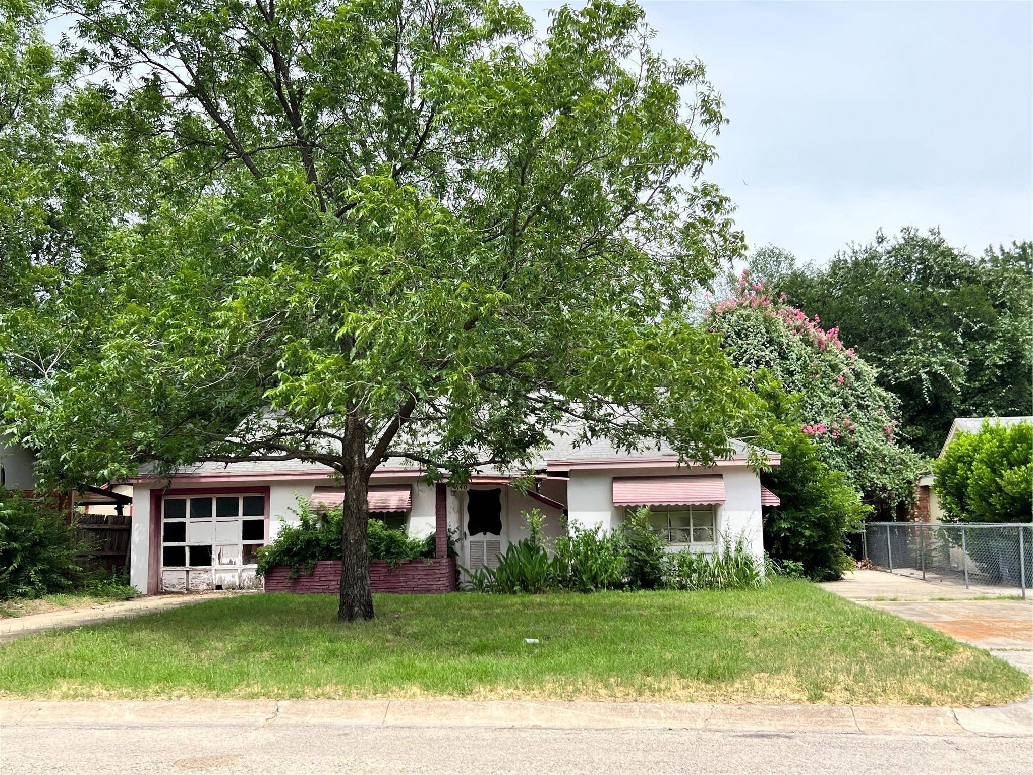 River Oaks, TX 76114,640 Schieme Street