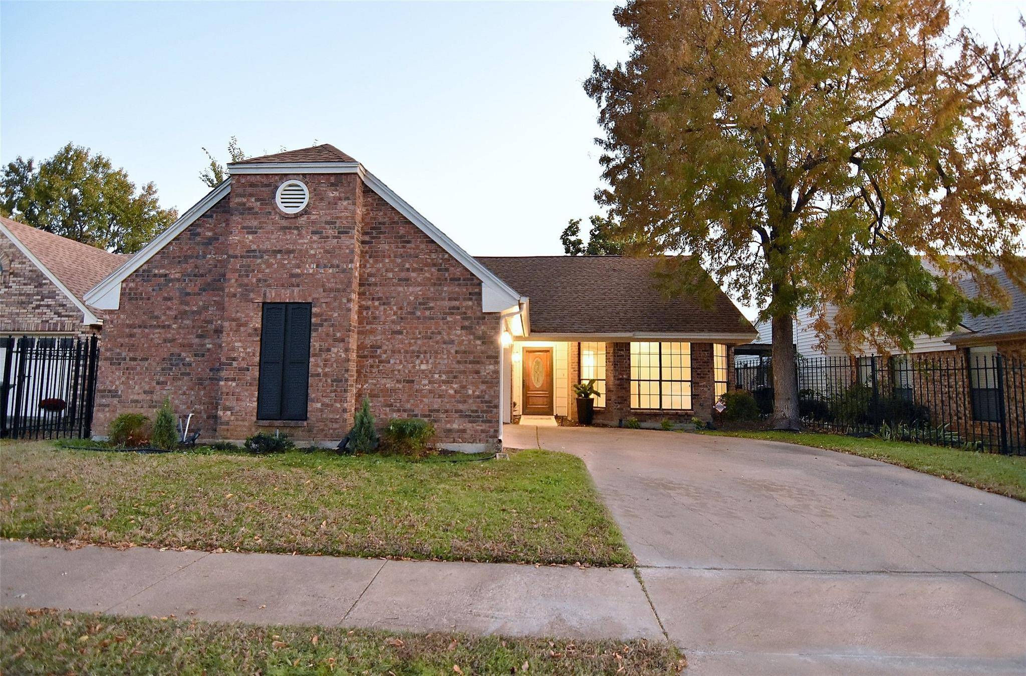 Bedford, TX 76022,1416 Autumn Chase Square