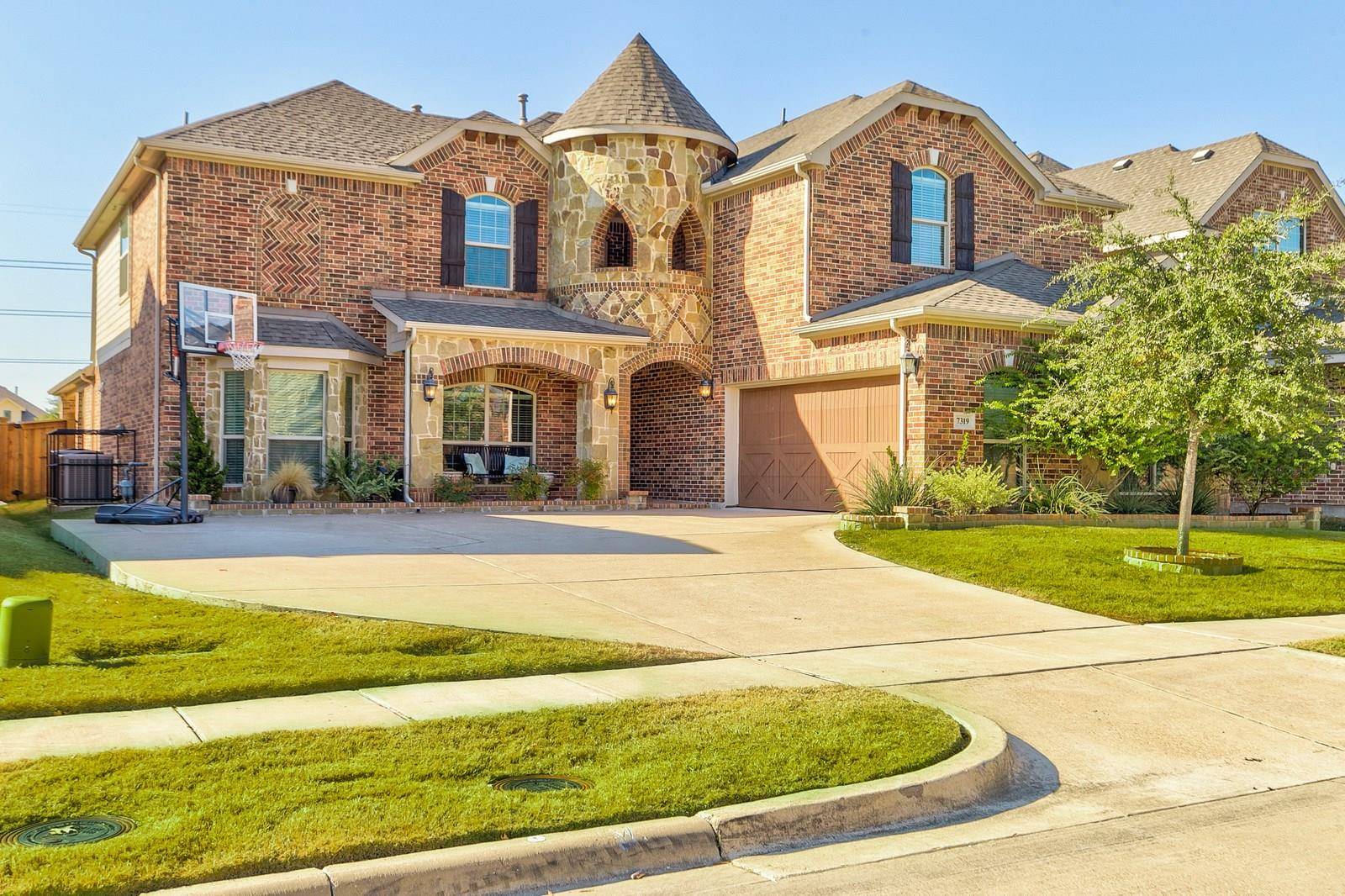 Grand Prairie, TX 75054,7319 Padilla