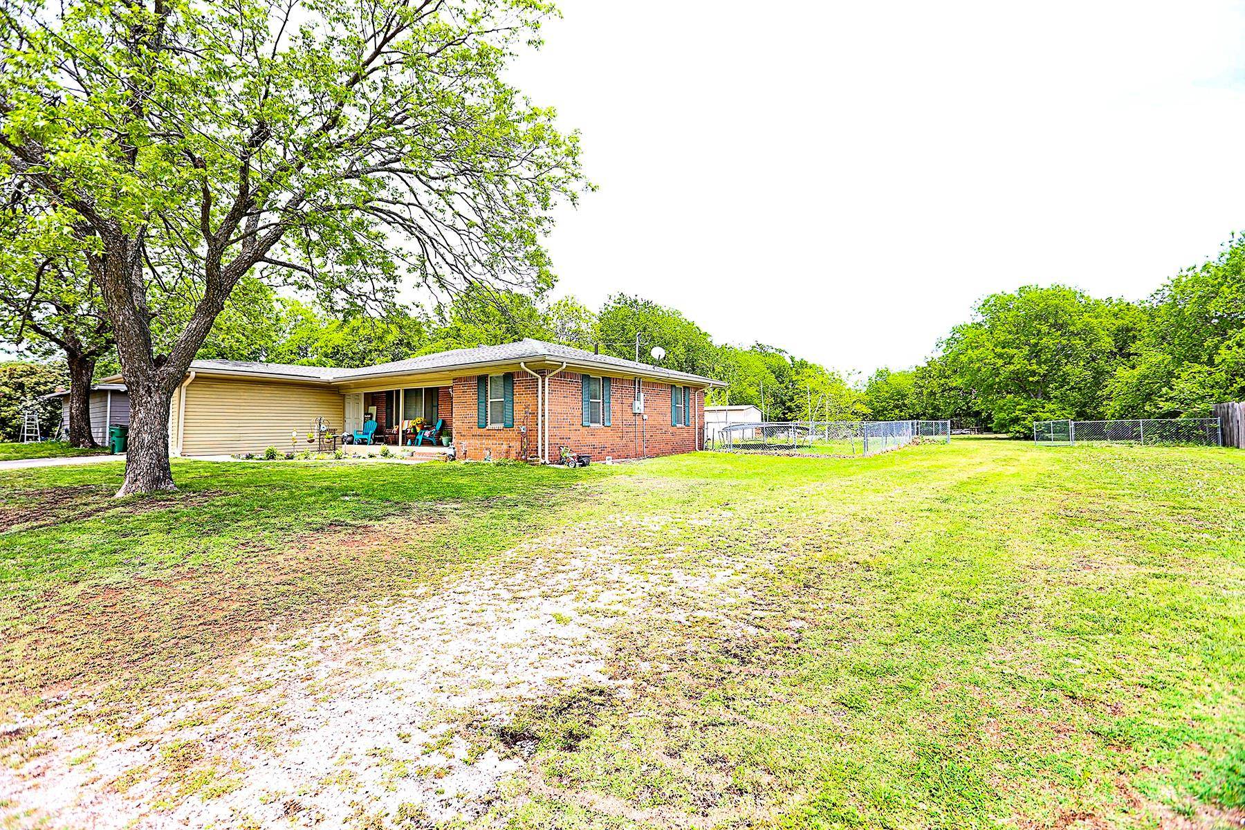 Bowie, TX 76230,509 Lasalle Street