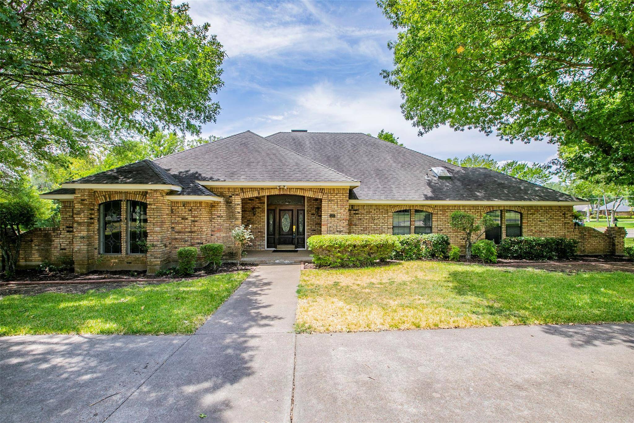 Oak Leaf, TX 75154,513 Winding Creek Trail