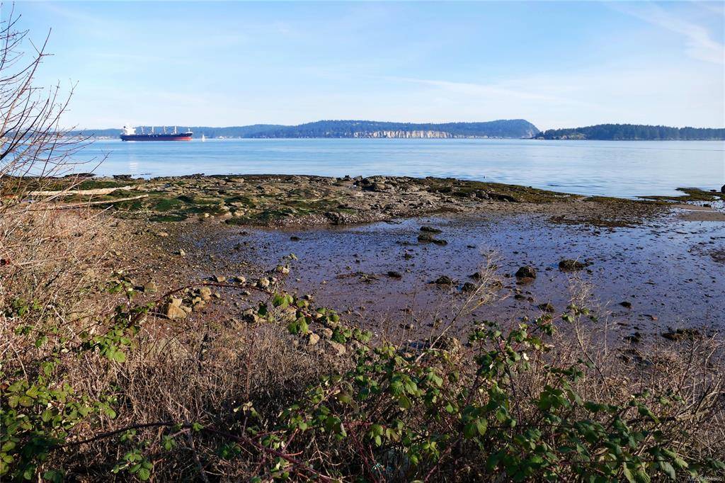 Protection Island, BC V9R 6R1,212 Captain Morgans Blvd